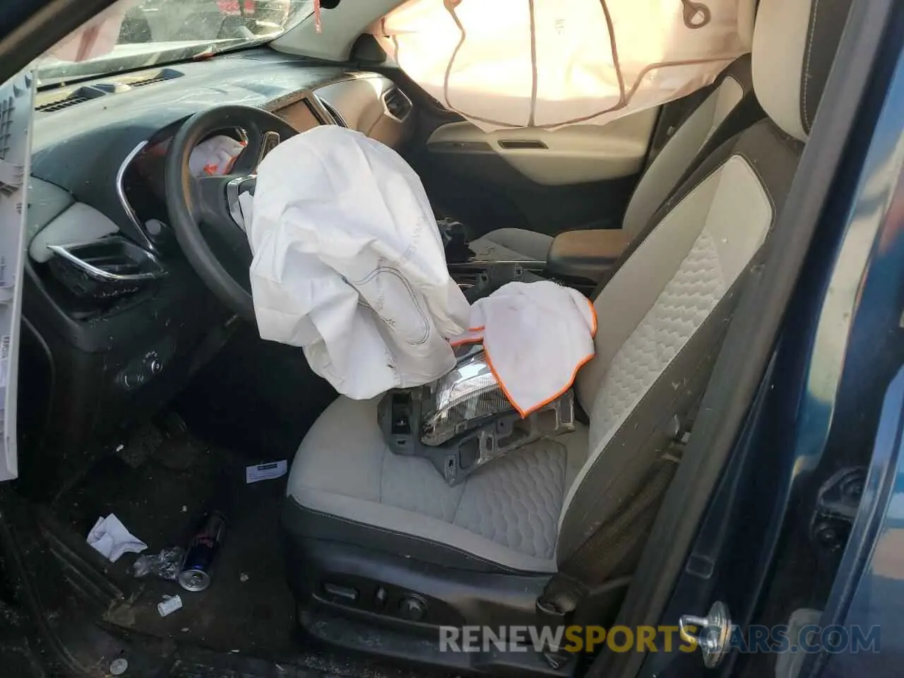 7 Photograph of a damaged car 2GNAXKEV6L6156871 CHEVROLET EQUINOX 2020