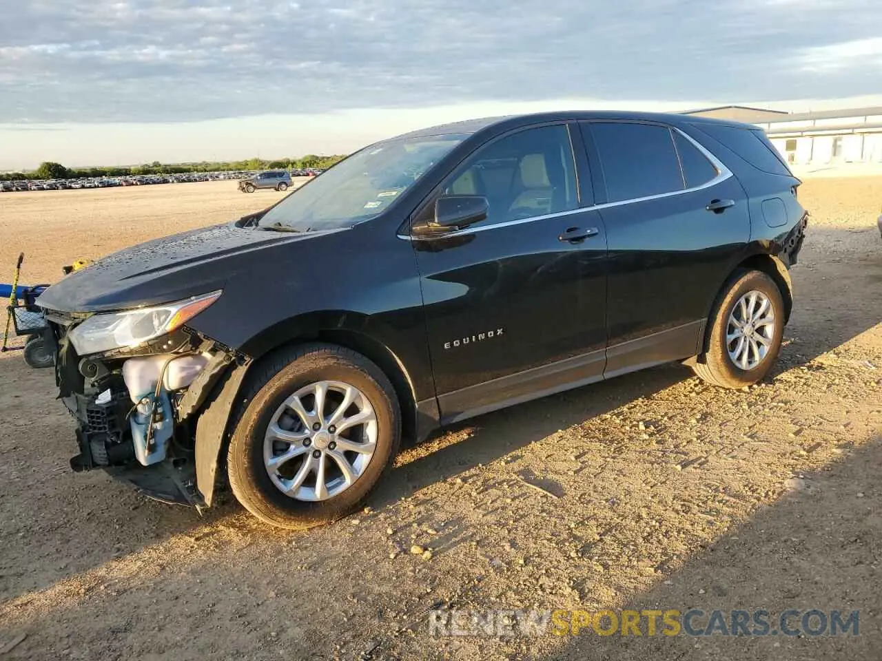 1 Фотография поврежденного автомобиля 2GNAXKEV6L6171015 CHEVROLET EQUINOX 2020