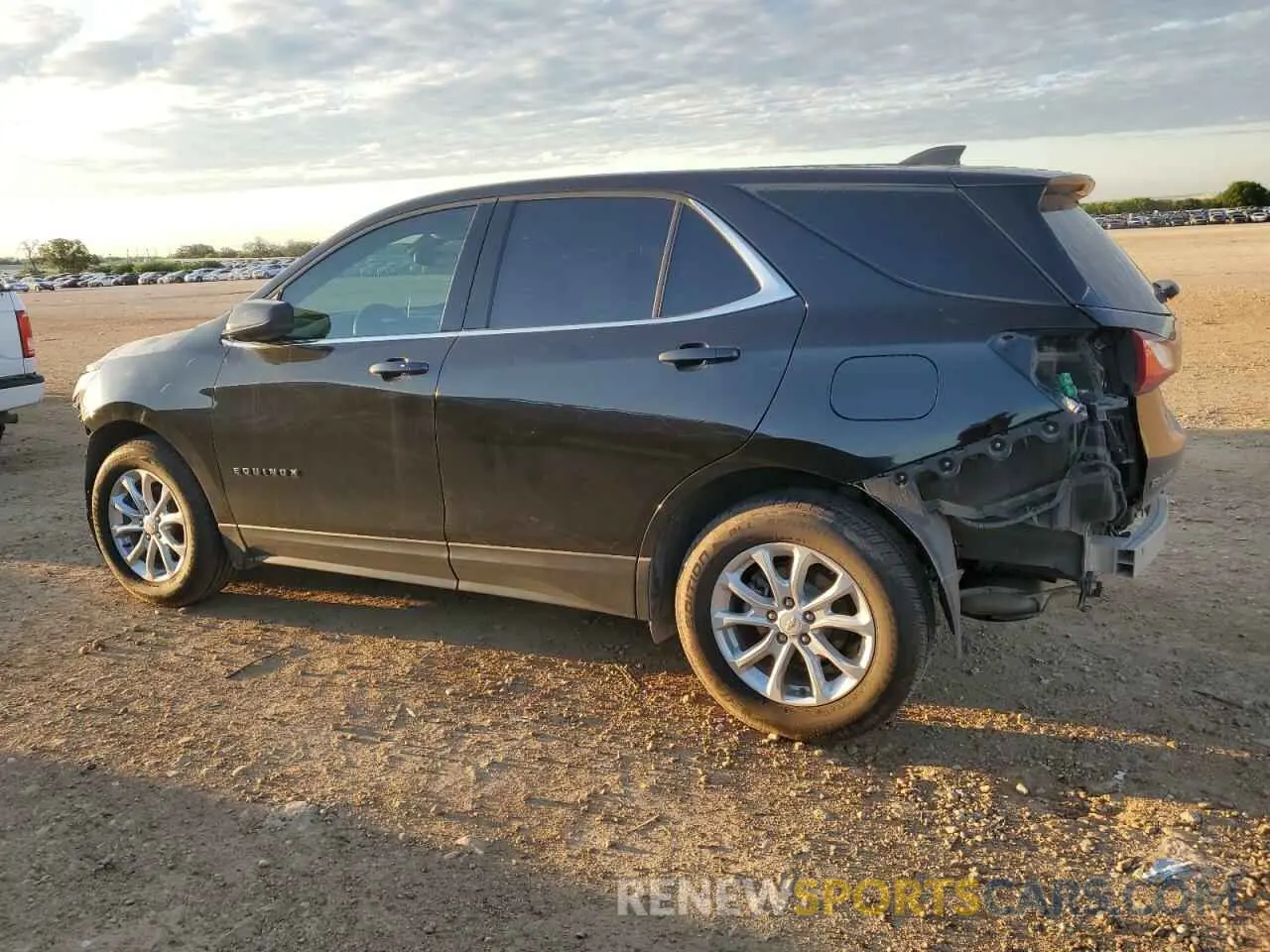 2 Фотография поврежденного автомобиля 2GNAXKEV6L6171015 CHEVROLET EQUINOX 2020