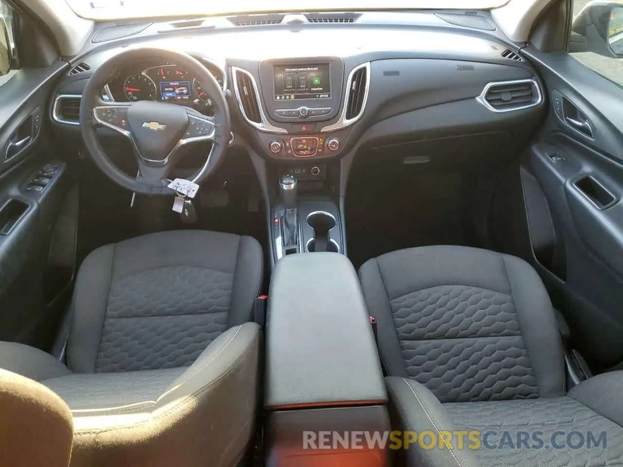 8 Фотография поврежденного автомобиля 2GNAXKEV6L6171015 CHEVROLET EQUINOX 2020
