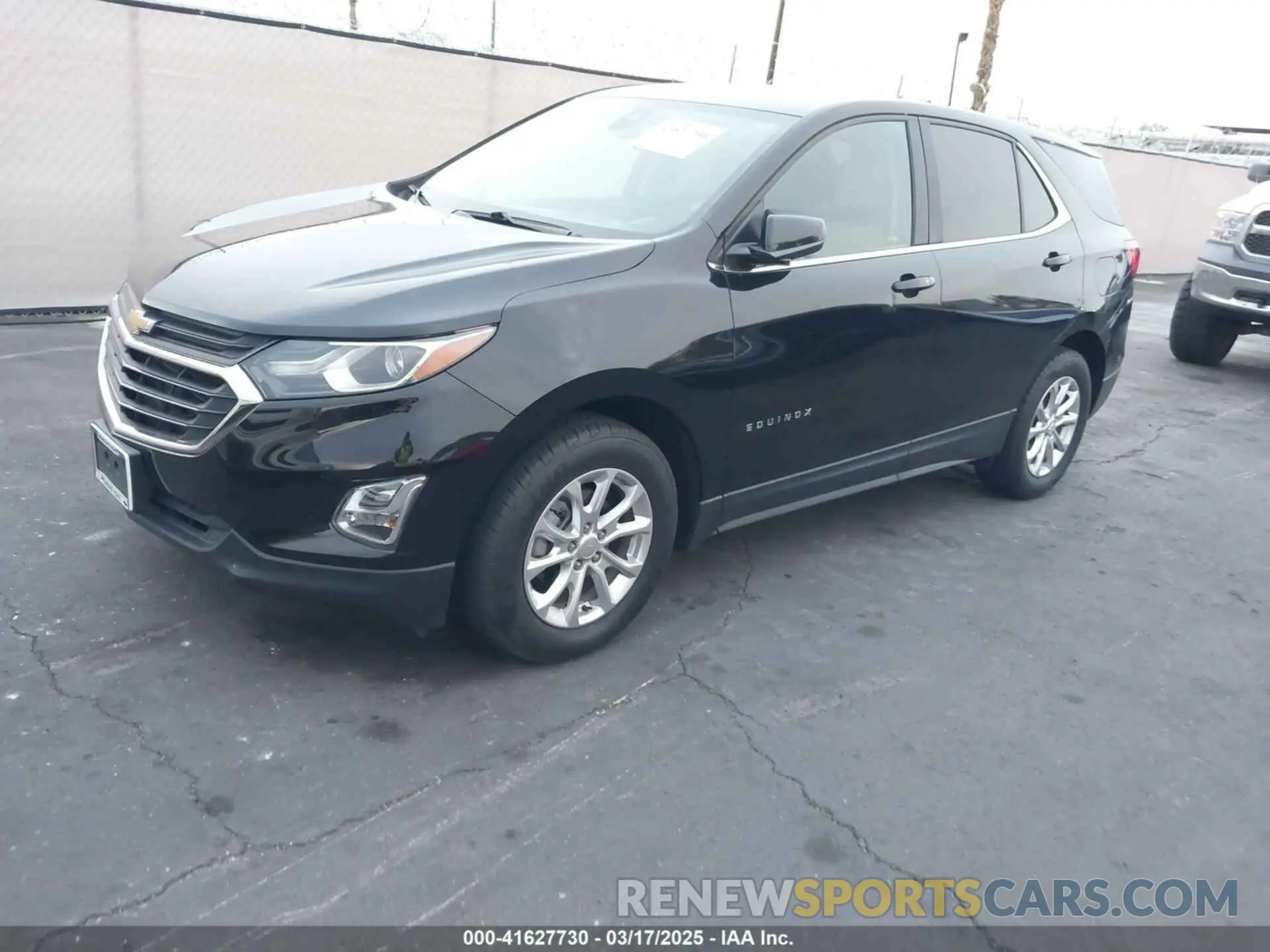2 Photograph of a damaged car 2GNAXKEV6L6188137 CHEVROLET EQUINOX 2020