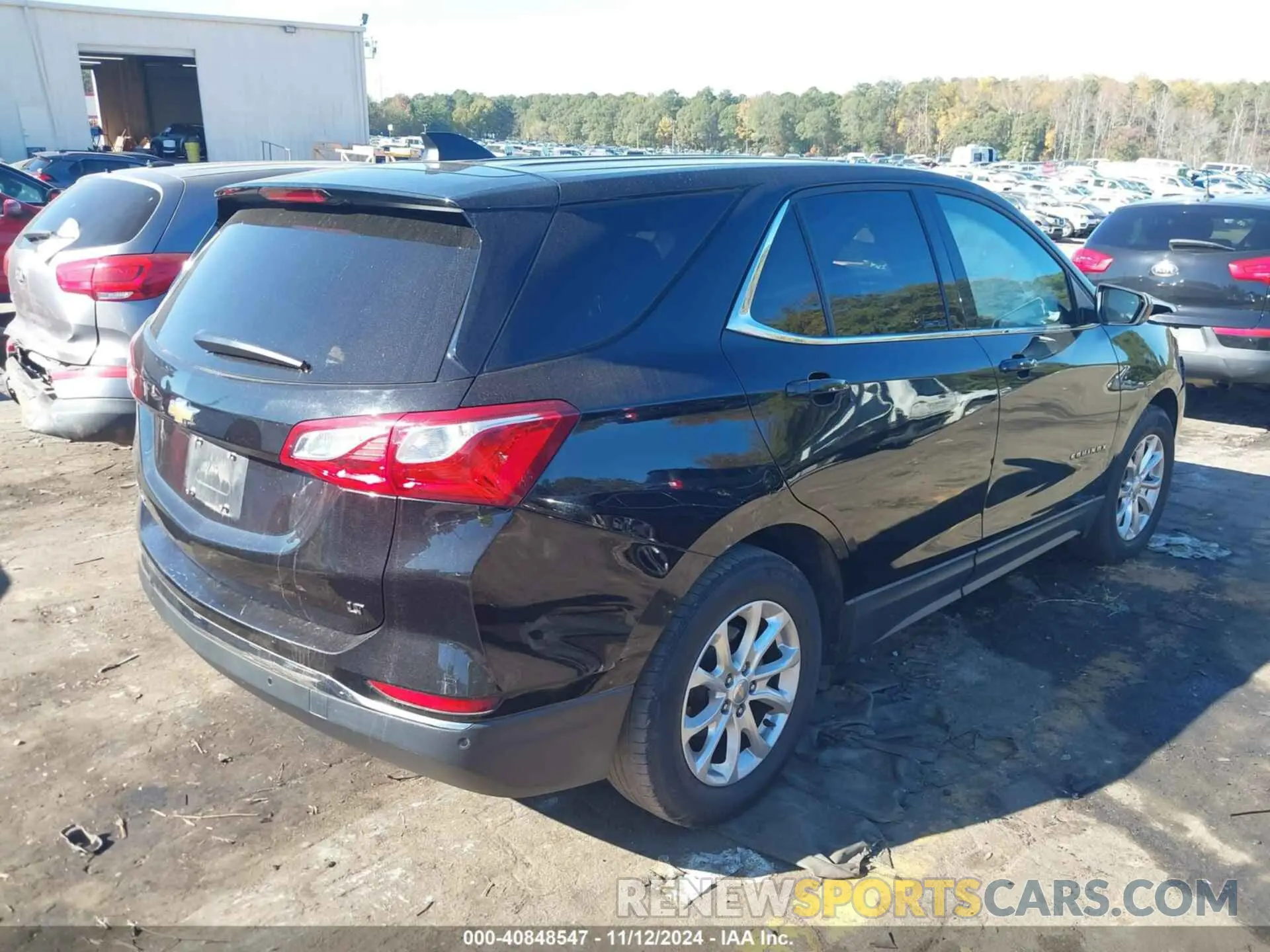4 Photograph of a damaged car 2GNAXKEV7L6136709 CHEVROLET EQUINOX 2020