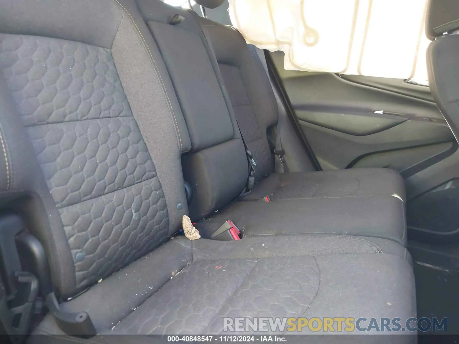 8 Photograph of a damaged car 2GNAXKEV7L6136709 CHEVROLET EQUINOX 2020