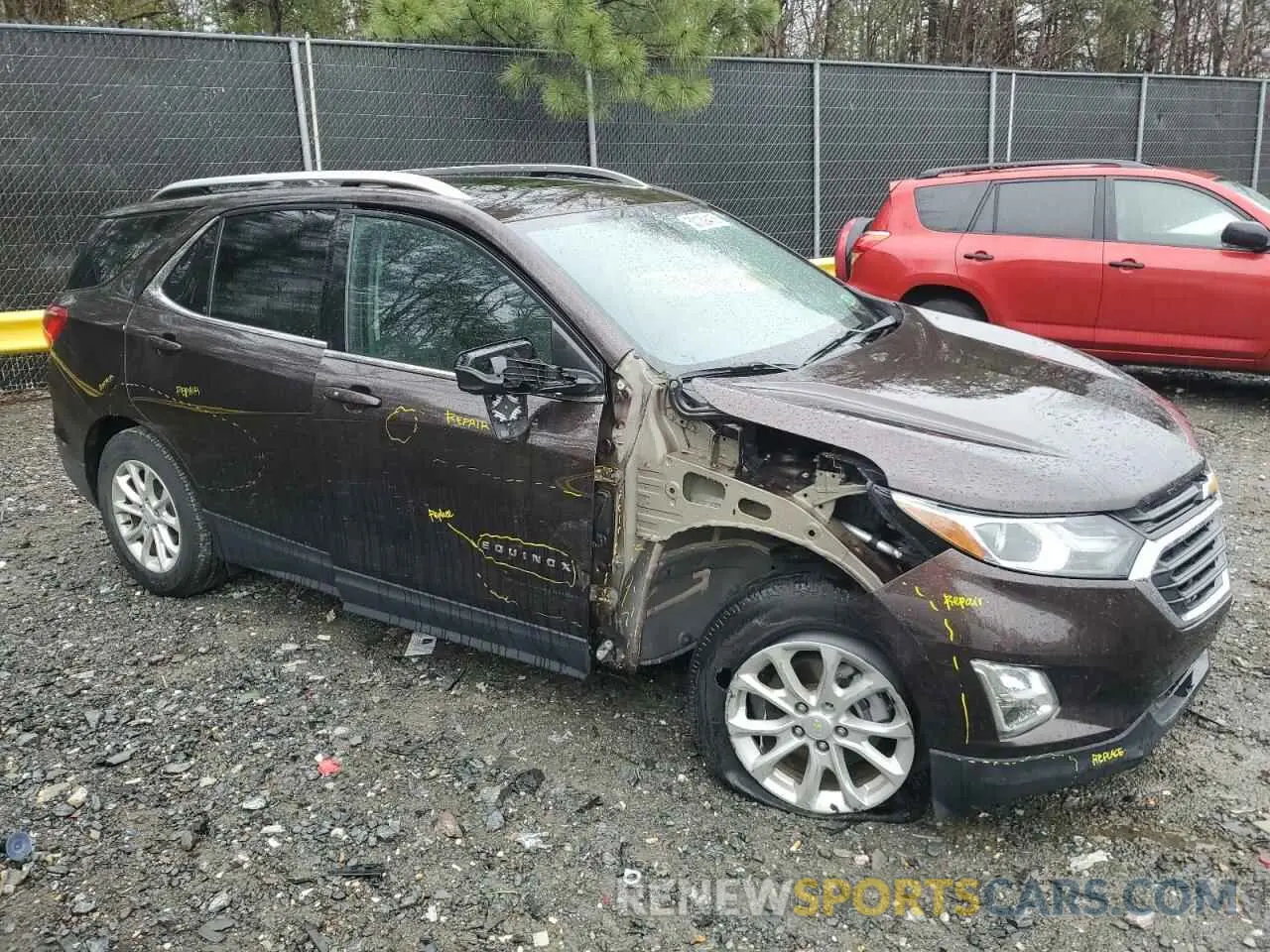 4 Photograph of a damaged car 2GNAXKEV7L6142509 CHEVROLET EQUINOX 2020