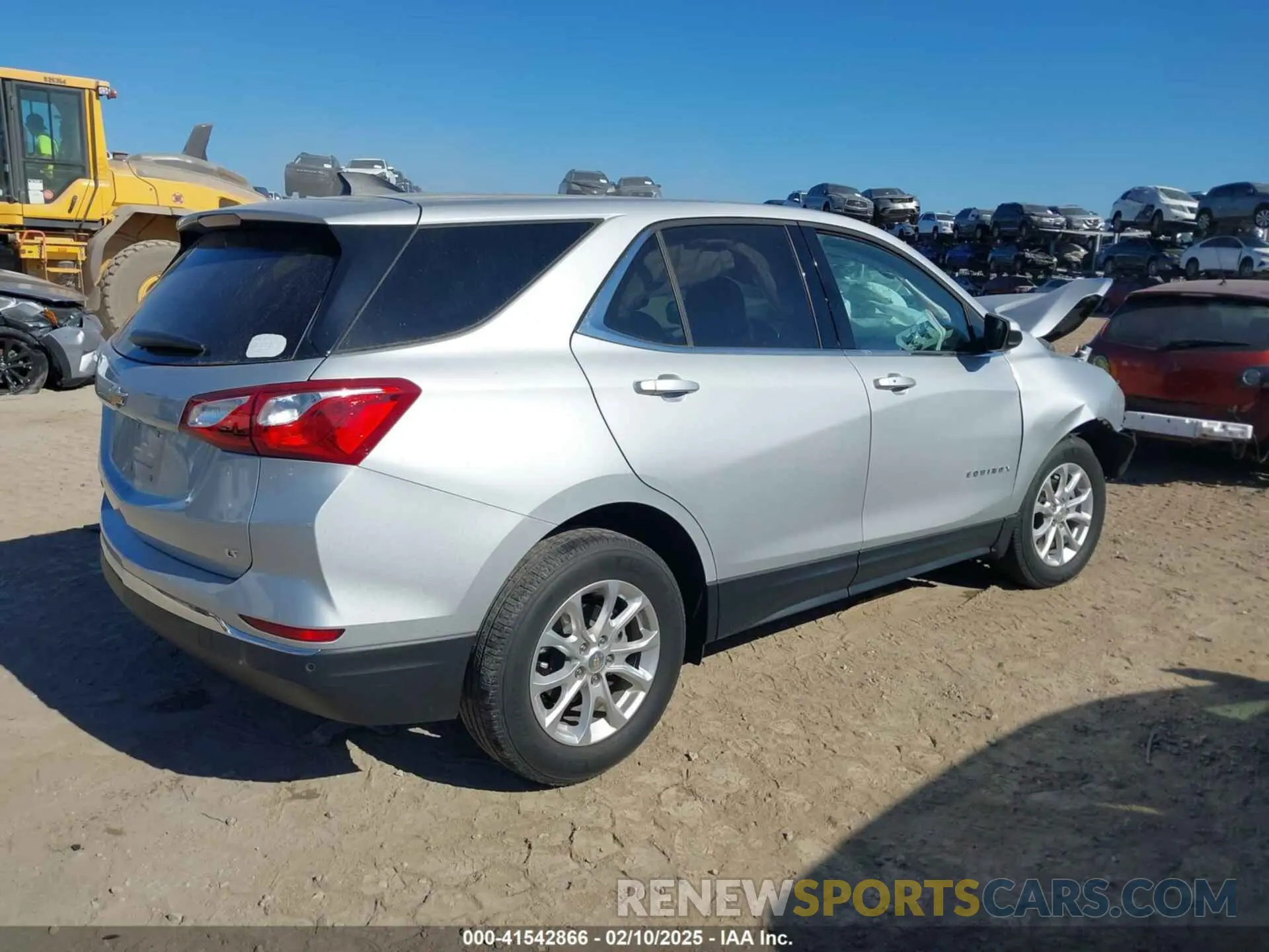 4 Photograph of a damaged car 2GNAXKEV7L6145717 CHEVROLET EQUINOX 2020