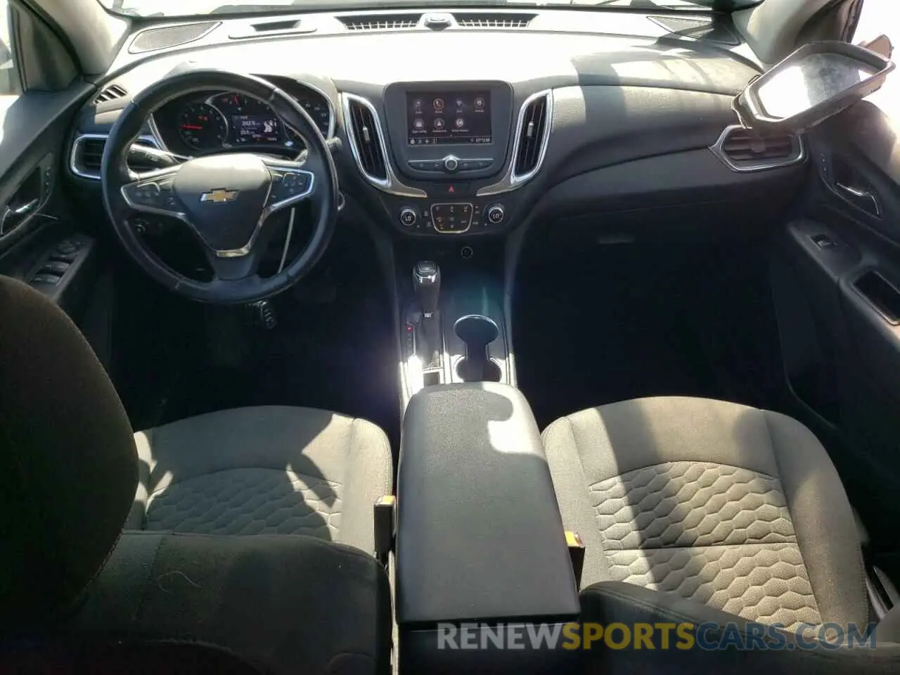 8 Фотография поврежденного автомобиля 2GNAXKEV7L6165272 CHEVROLET EQUINOX 2020