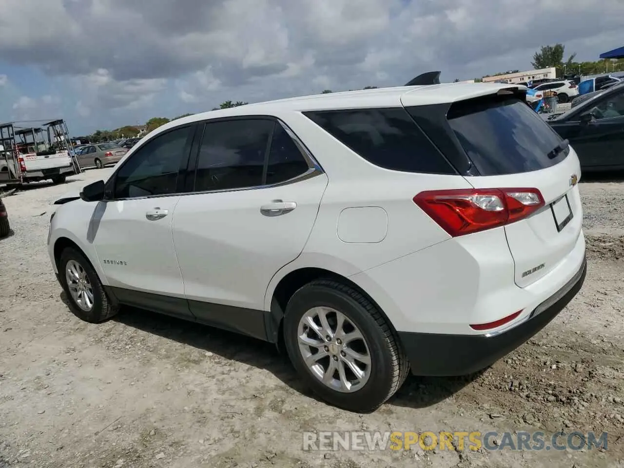 2 Photograph of a damaged car 2GNAXKEV7L6183805 CHEVROLET EQUINOX 2020