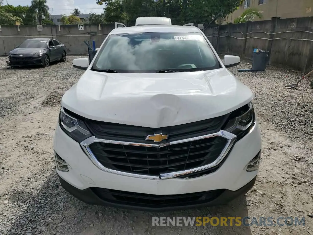 5 Photograph of a damaged car 2GNAXKEV7L6183805 CHEVROLET EQUINOX 2020