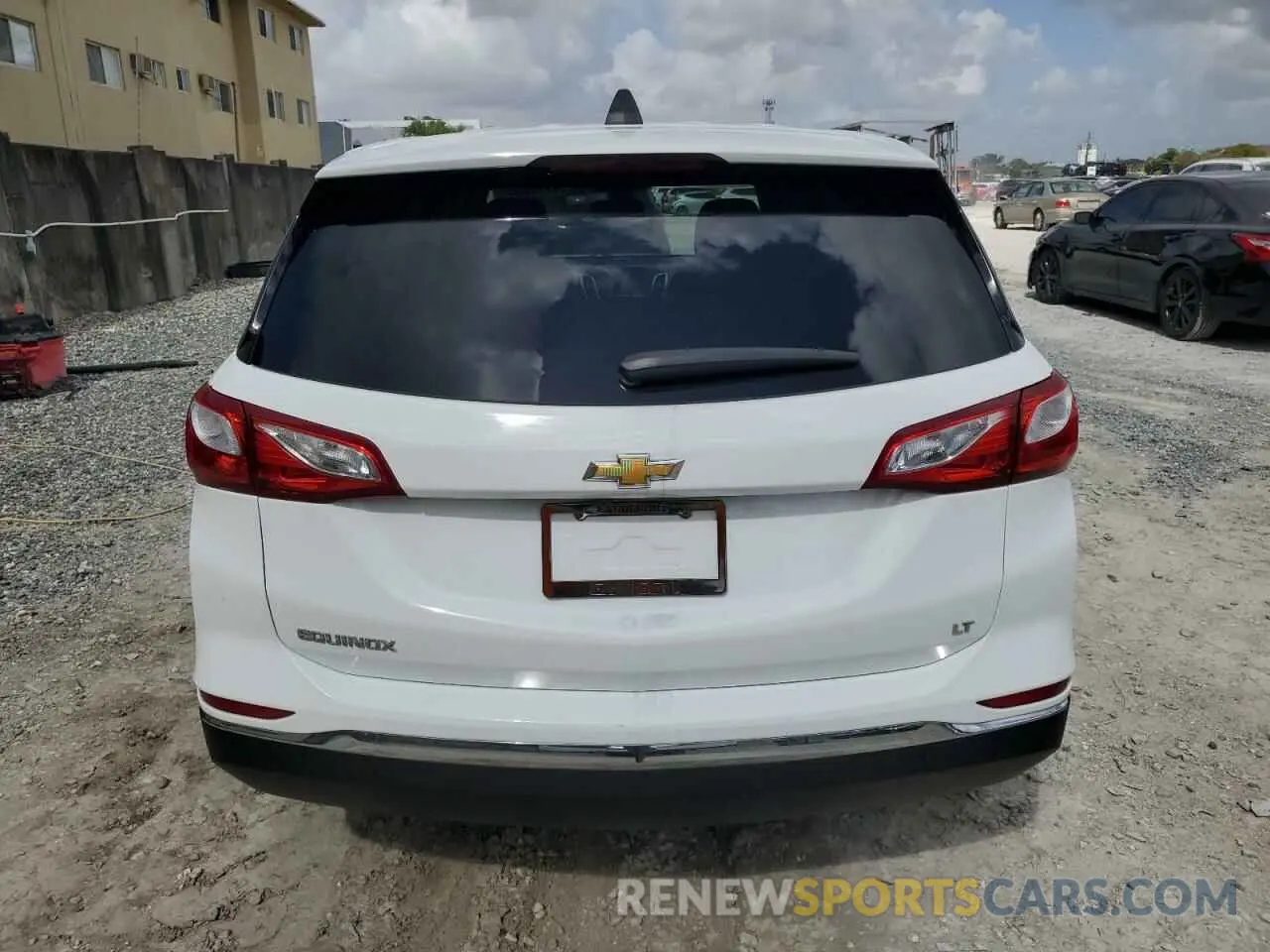 6 Photograph of a damaged car 2GNAXKEV7L6183805 CHEVROLET EQUINOX 2020