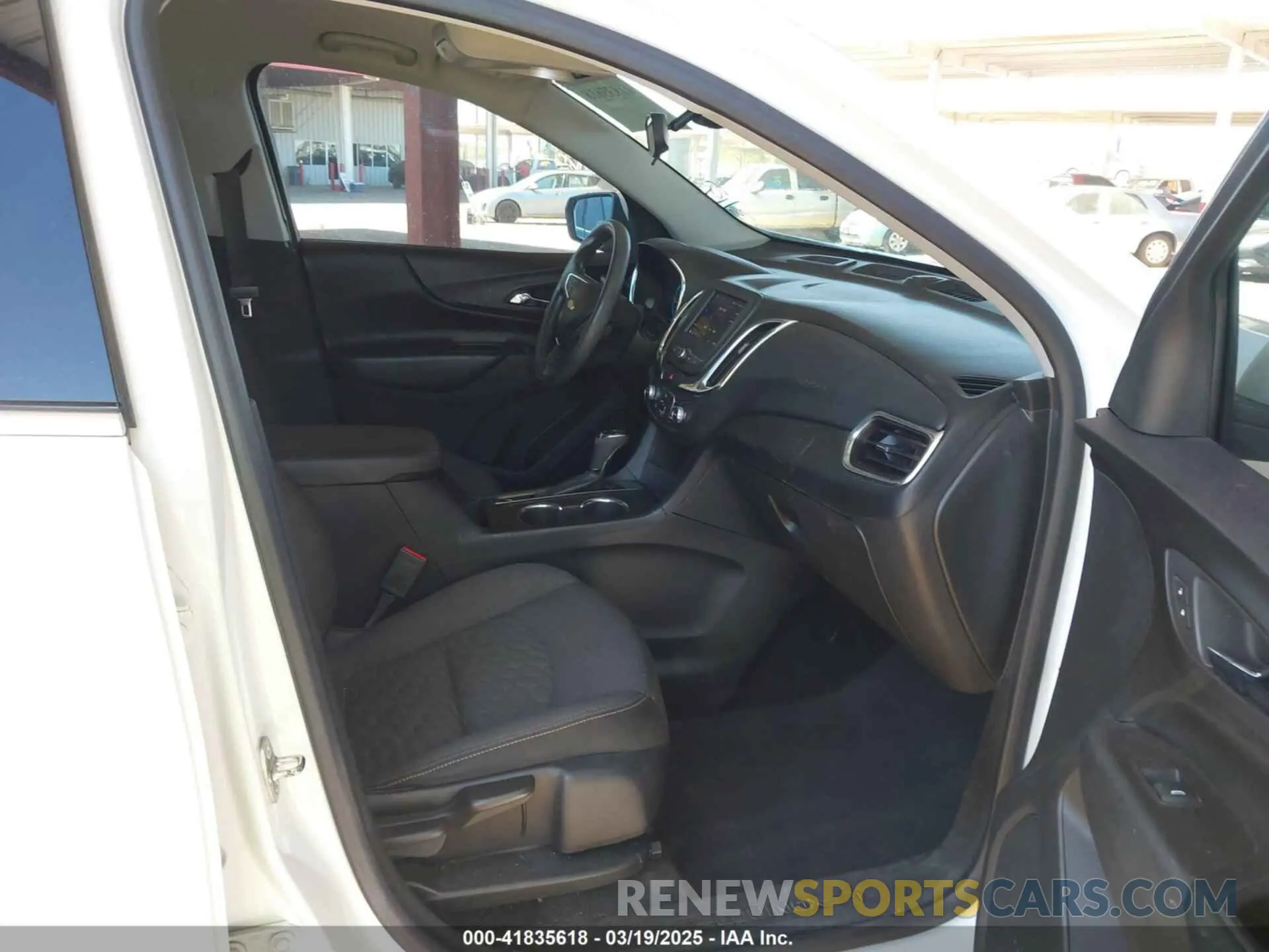 5 Photograph of a damaged car 2GNAXKEV7L6220979 CHEVROLET EQUINOX 2020