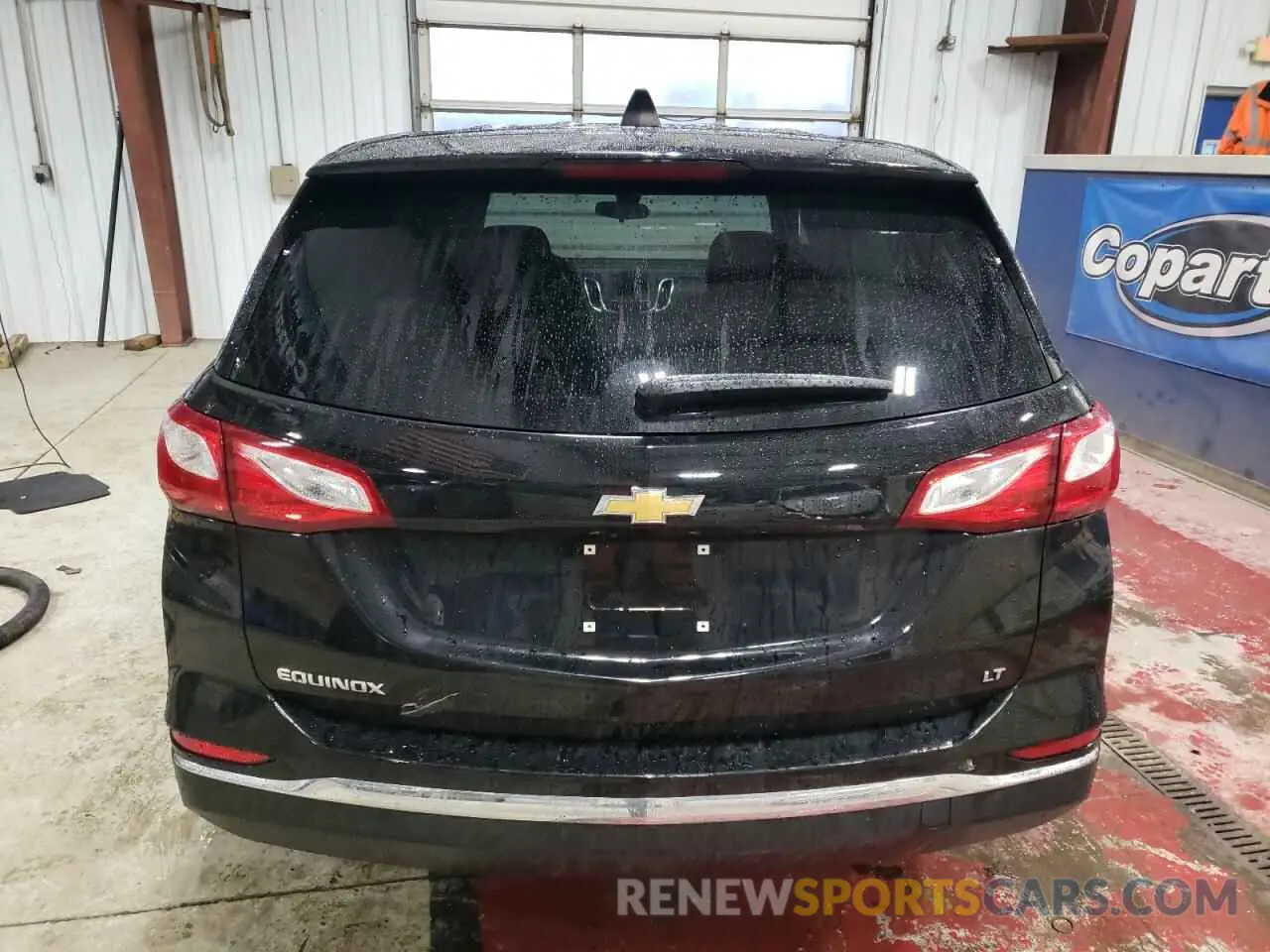6 Photograph of a damaged car 2GNAXKEV7L6224238 CHEVROLET EQUINOX 2020