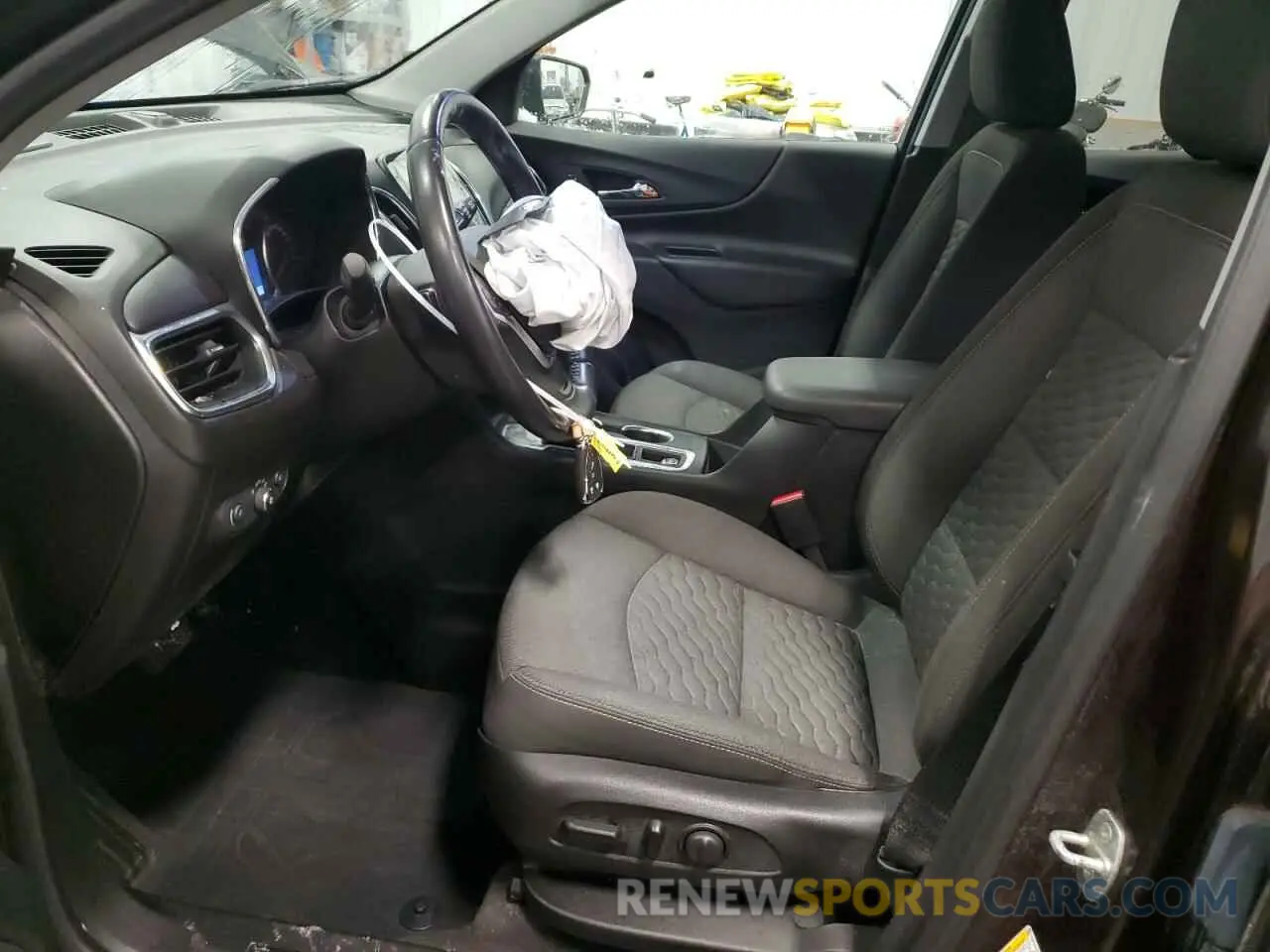7 Фотография поврежденного автомобиля 2GNAXKEV8L6147850 CHEVROLET EQUINOX 2020