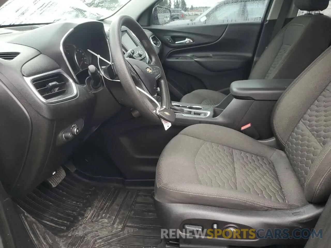 7 Photograph of a damaged car 2GNAXKEV8L6149016 CHEVROLET EQUINOX 2020