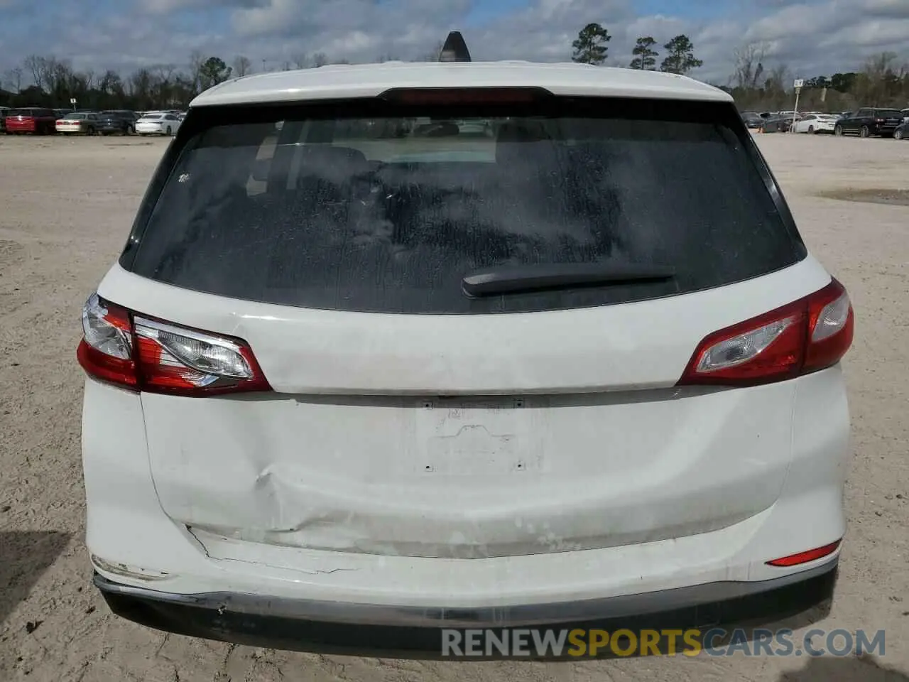 6 Photograph of a damaged car 2GNAXKEV8L6152109 CHEVROLET EQUINOX 2020