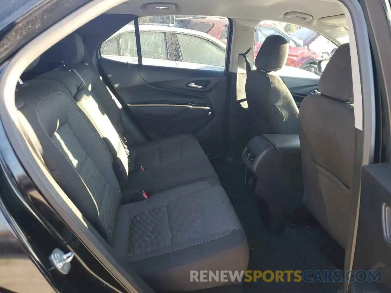 10 Photograph of a damaged car 2GNAXKEV8L6163708 CHEVROLET EQUINOX 2020