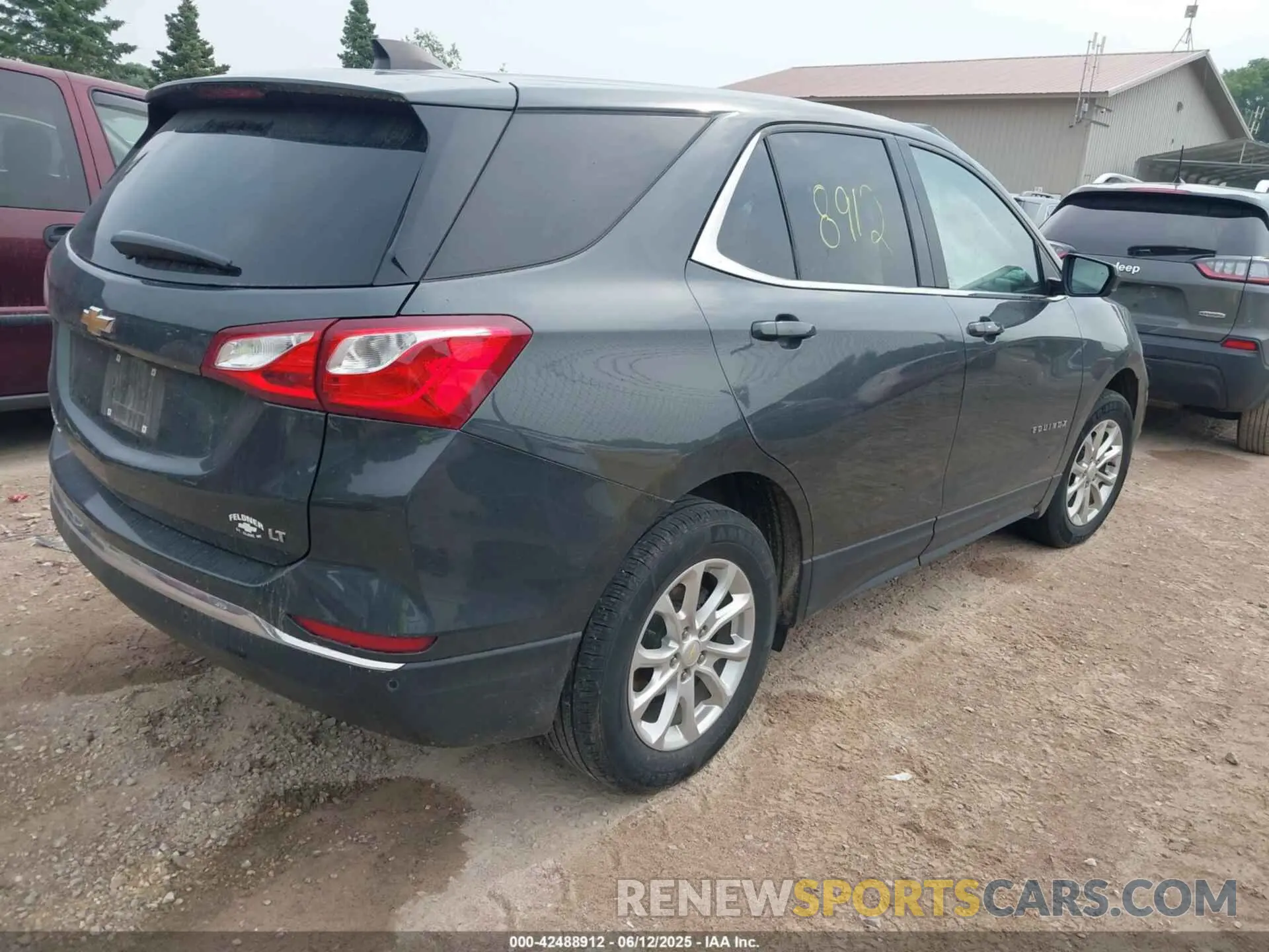 4 Фотография поврежденного автомобиля 2GNAXKEV8L6169072 CHEVROLET EQUINOX 2020