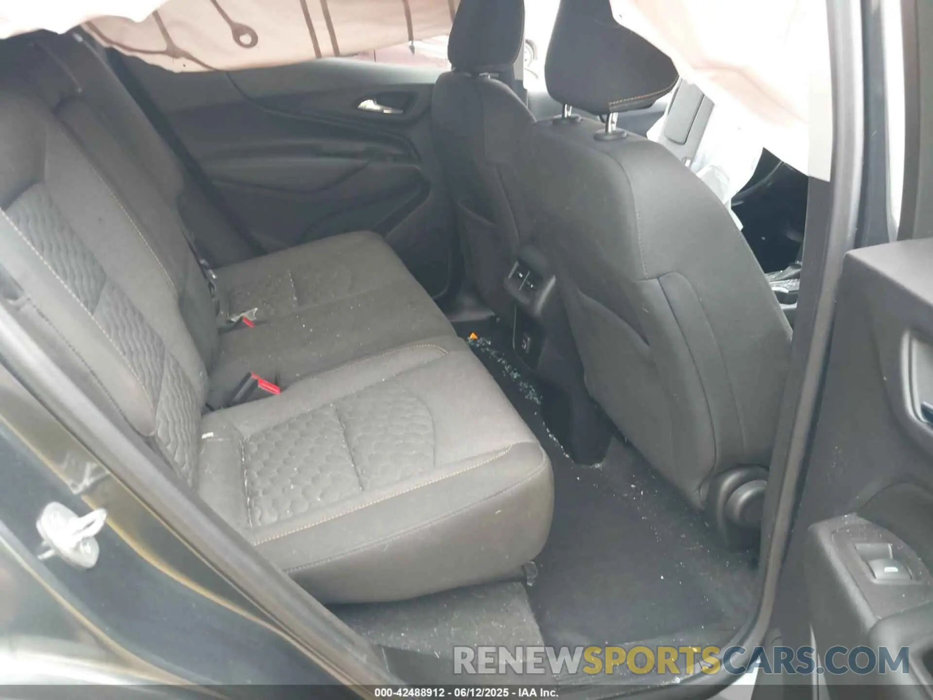 8 Фотография поврежденного автомобиля 2GNAXKEV8L6169072 CHEVROLET EQUINOX 2020