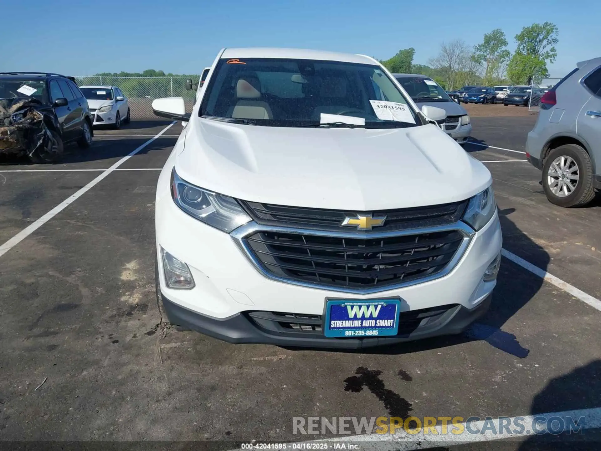 12 Photograph of a damaged car 2GNAXKEV8L6171095 CHEVROLET EQUINOX 2020
