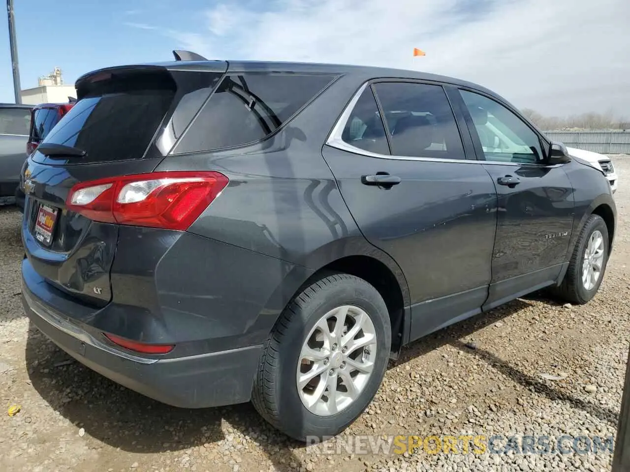 3 Фотография поврежденного автомобиля 2GNAXKEV8L6216391 CHEVROLET EQUINOX 2020