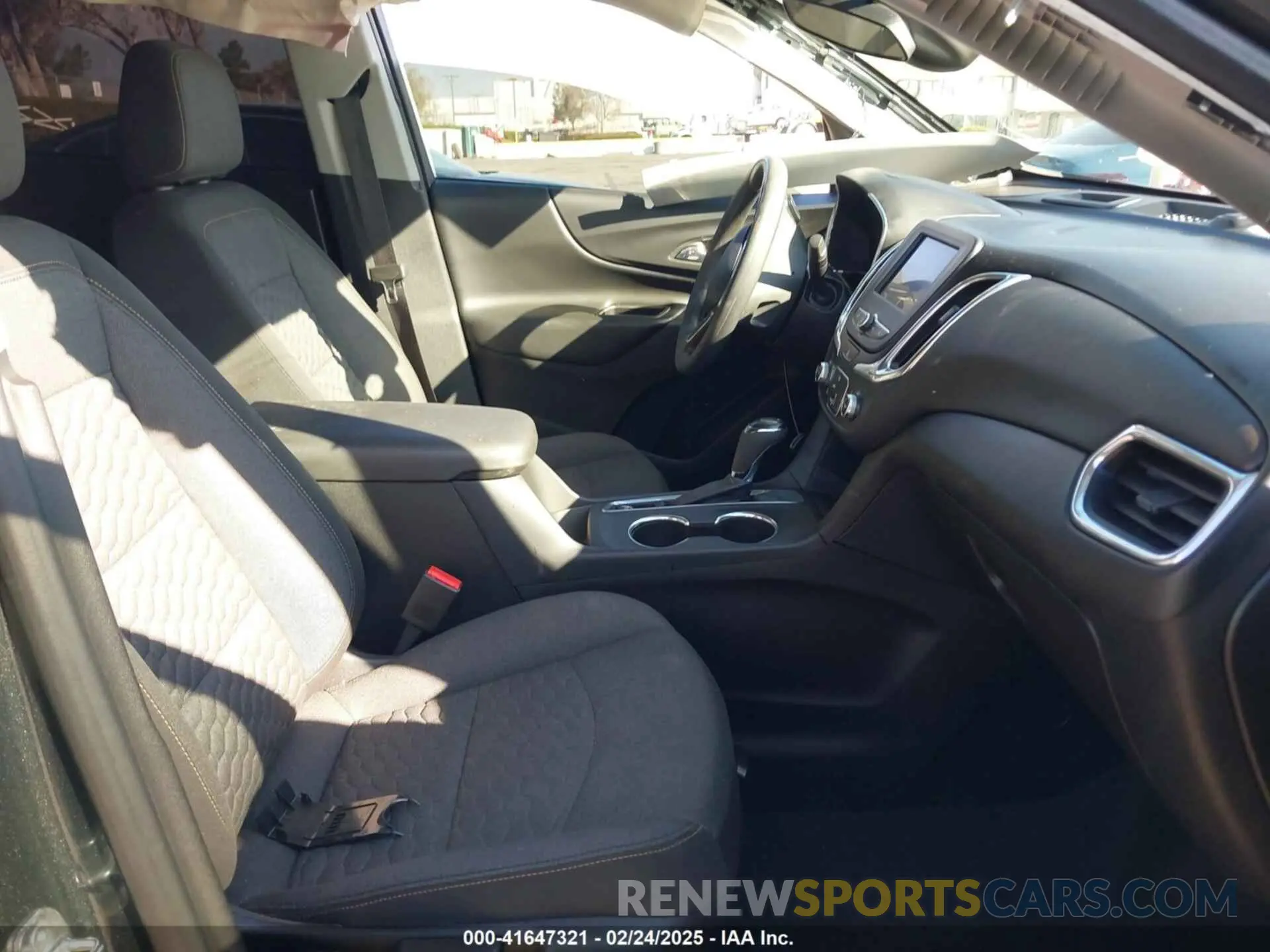 5 Фотография поврежденного автомобиля 2GNAXKEV8L6266076 CHEVROLET EQUINOX 2020