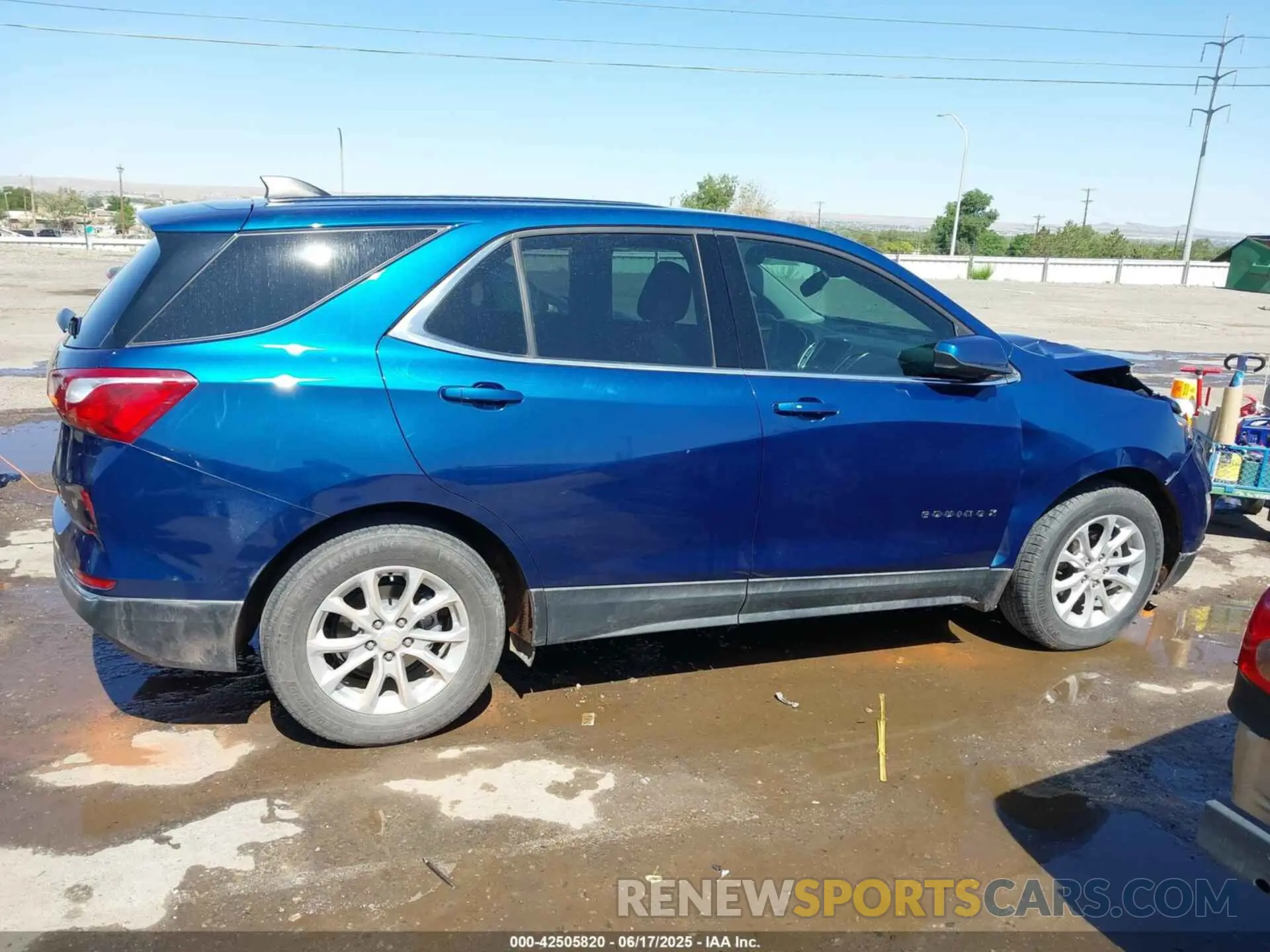 13 Photograph of a damaged car 2GNAXKEV9L6118339 CHEVROLET EQUINOX 2020