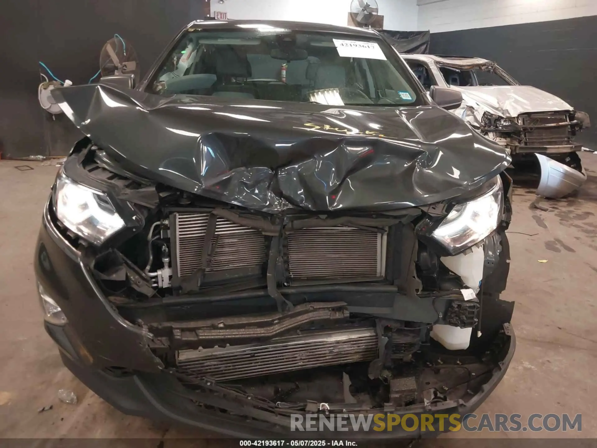 6 Photograph of a damaged car 2GNAXKEV9L6148957 CHEVROLET EQUINOX 2020