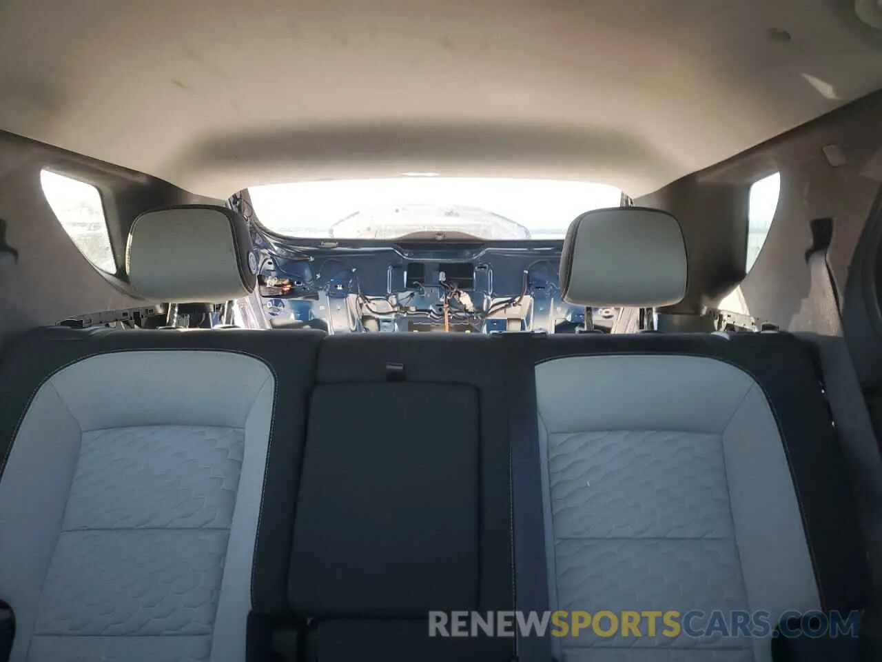 10 Фотография поврежденного автомобиля 2GNAXKEV9L6249948 CHEVROLET EQUINOX 2020