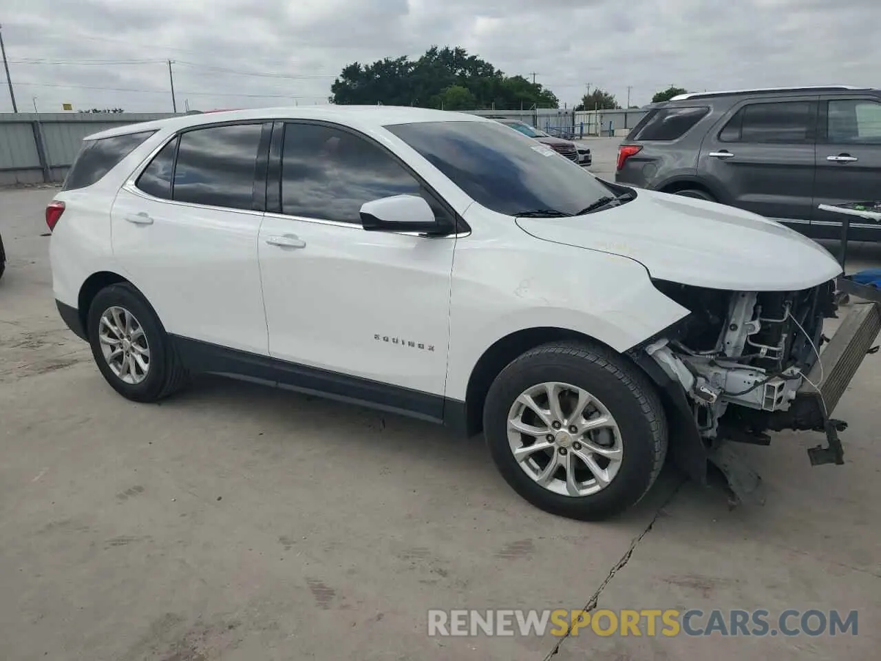 4 Фотография поврежденного автомобиля 2GNAXKEVXL6137336 CHEVROLET EQUINOX 2020