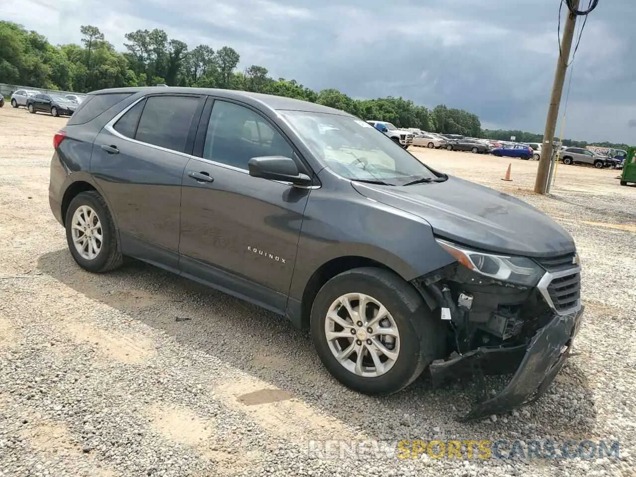 4 Photograph of a damaged car 2GNAXKEVXL6216652 CHEVROLET EQUINOX 2020