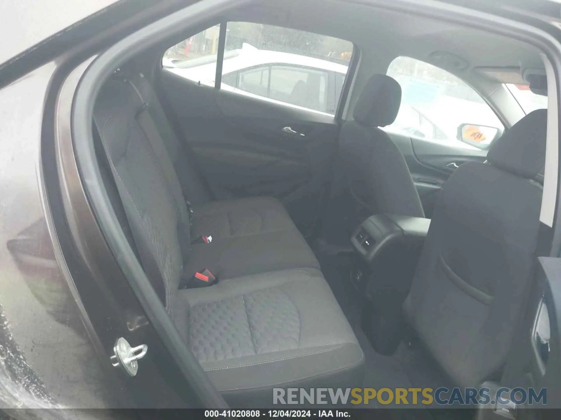 8 Photograph of a damaged car 2GNAXKEVXL6258836 CHEVROLET EQUINOX 2020