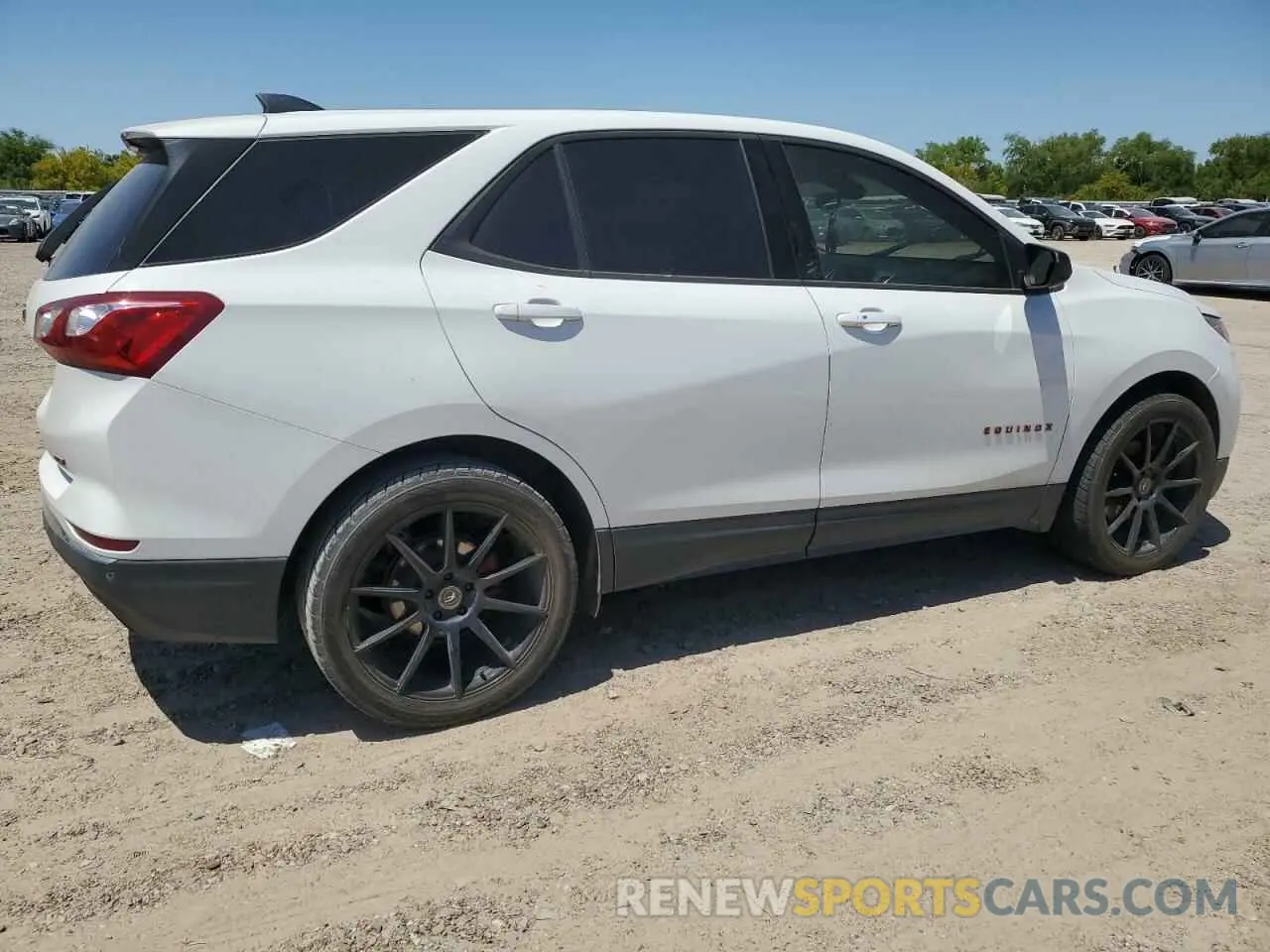 3 Photograph of a damaged car 2GNAXLEX1L6100909 CHEVROLET EQUINOX 2020