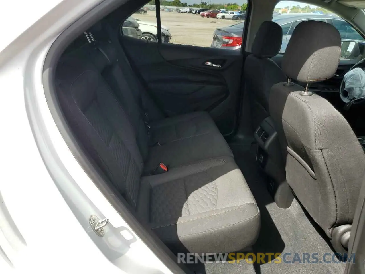 11 Photograph of a damaged car 2GNAXLEX4L6105750 CHEVROLET EQUINOX 2020