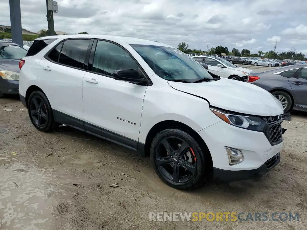 4 Photograph of a damaged car 2GNAXLEX4L6105750 CHEVROLET EQUINOX 2020