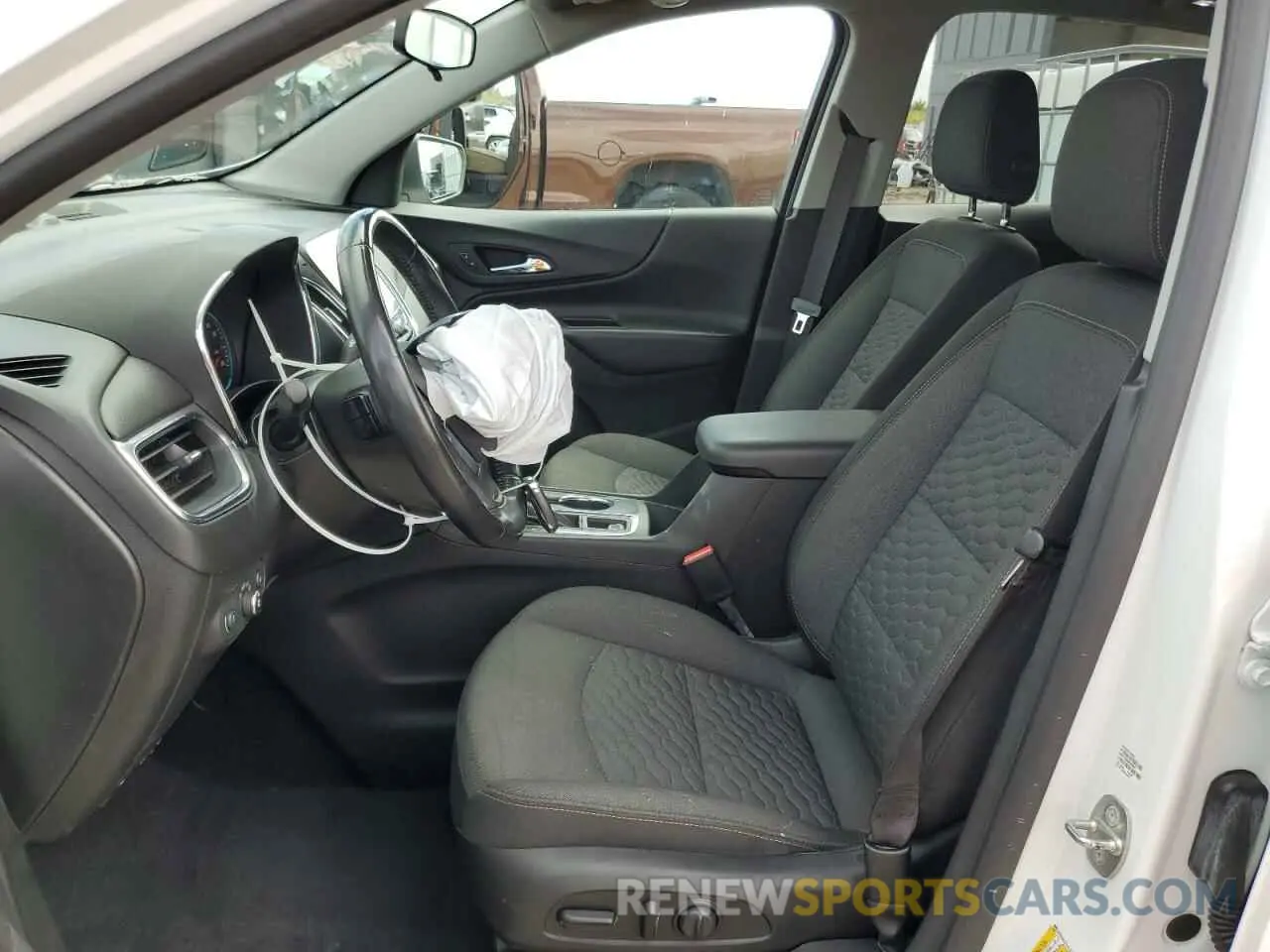 7 Photograph of a damaged car 2GNAXLEX4L6105750 CHEVROLET EQUINOX 2020