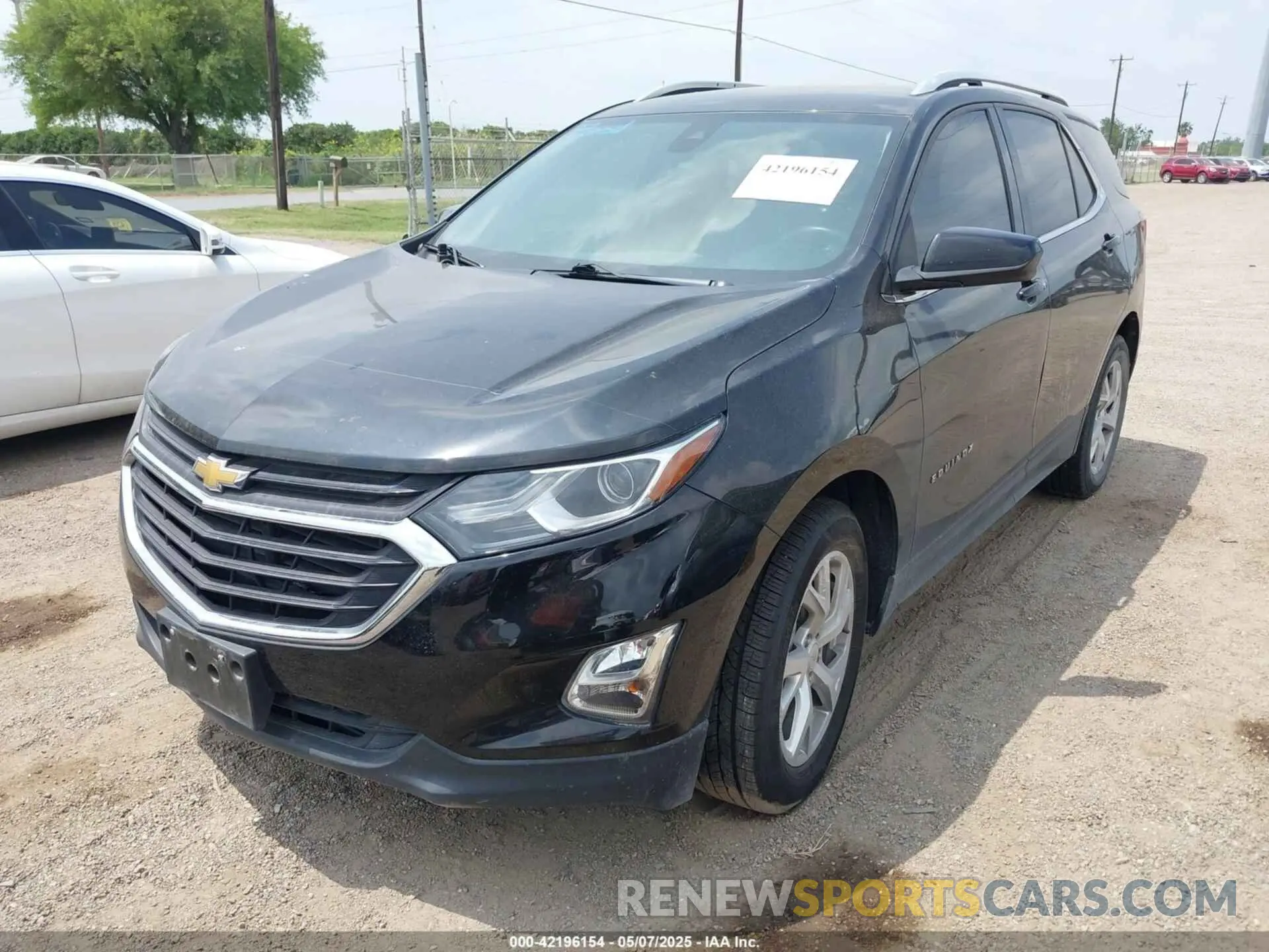 2 Photograph of a damaged car 2GNAXLEX4L6215956 CHEVROLET EQUINOX 2020