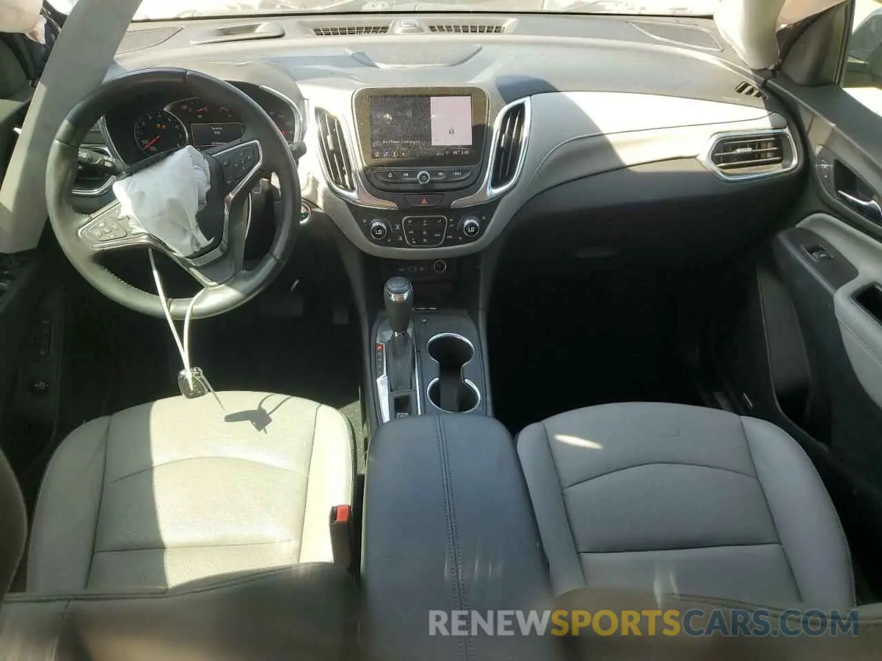 8 Photograph of a damaged car 2GNAXNEV4L6273835 CHEVROLET EQUINOX 2020
