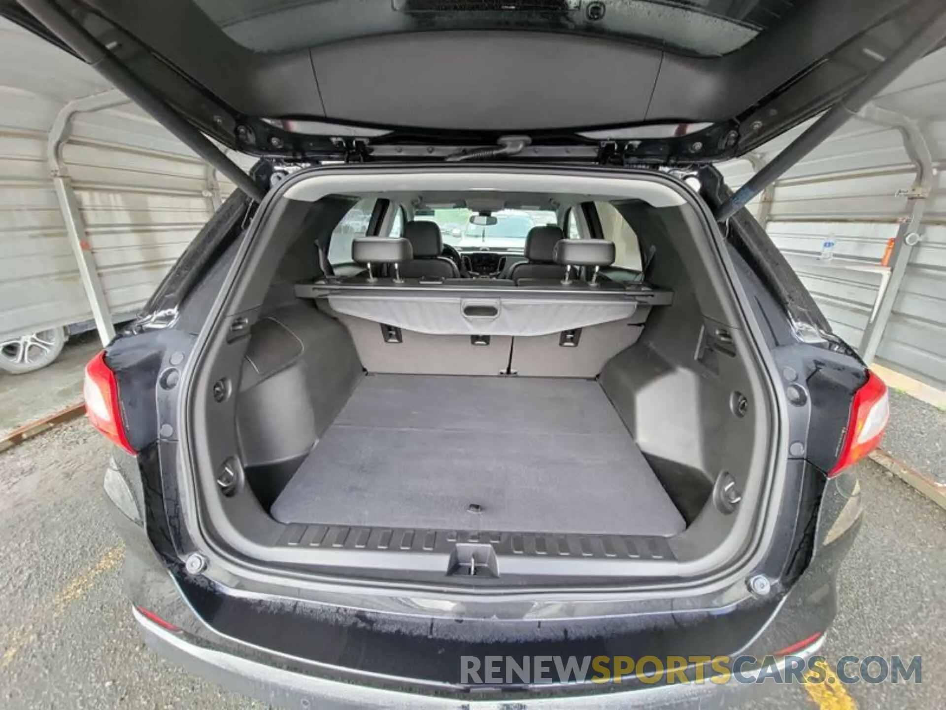 12 Photograph of a damaged car 2GNAXNEV7L6182994 CHEVROLET EQUINOX 2020