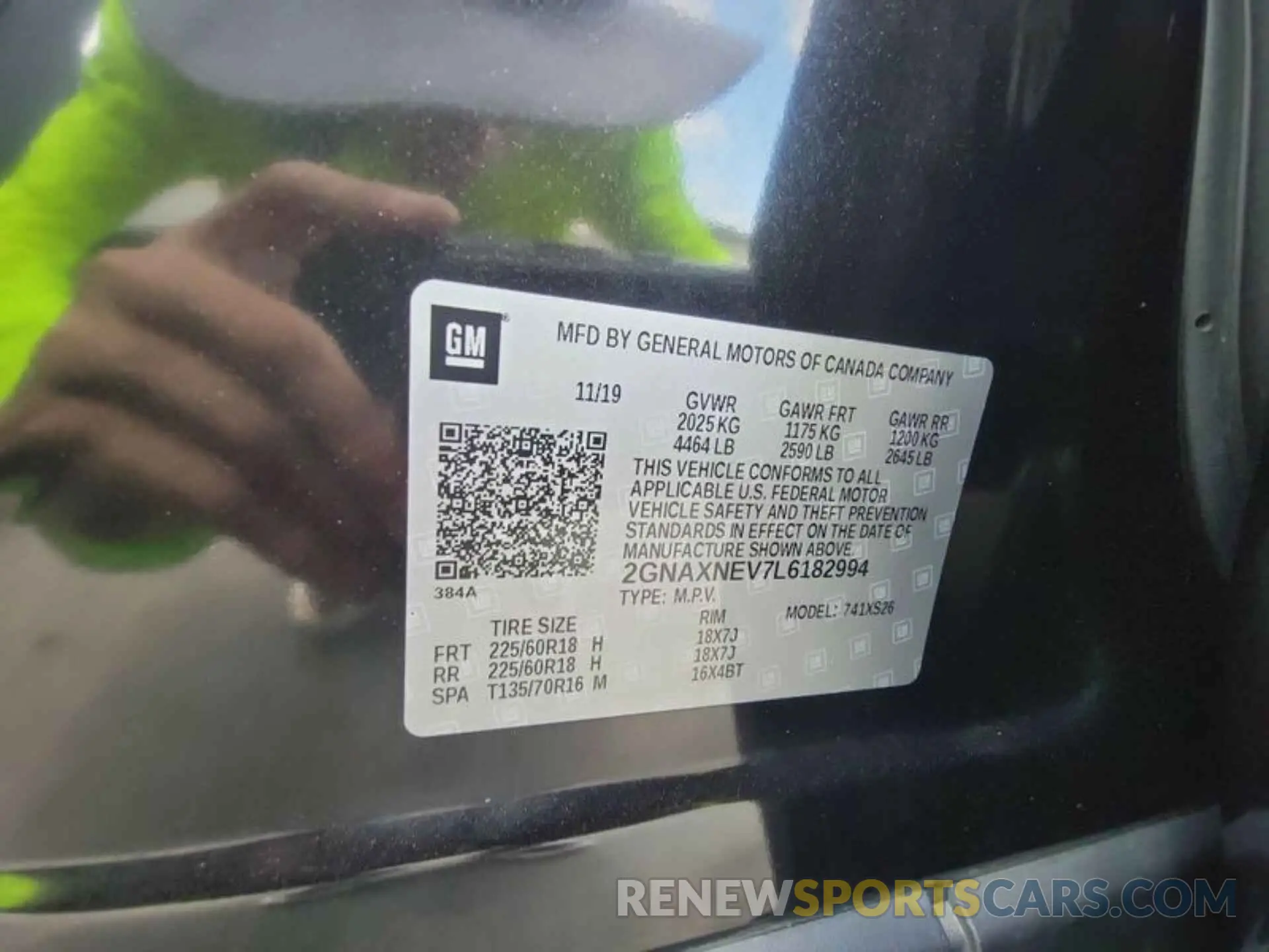 8 Photograph of a damaged car 2GNAXNEV7L6182994 CHEVROLET EQUINOX 2020