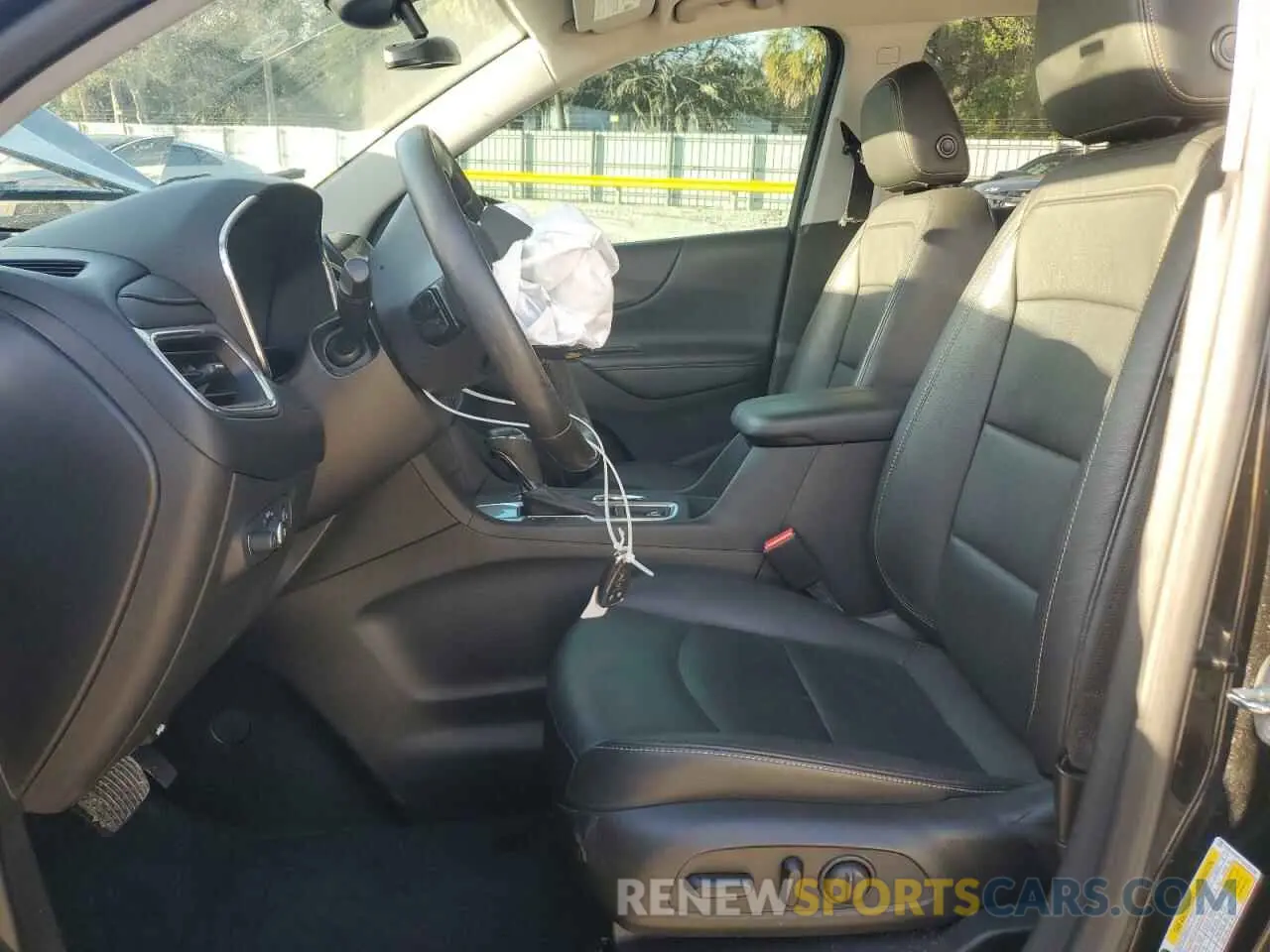 7 Photograph of a damaged car 2GNAXNEVXL6282538 CHEVROLET EQUINOX 2020