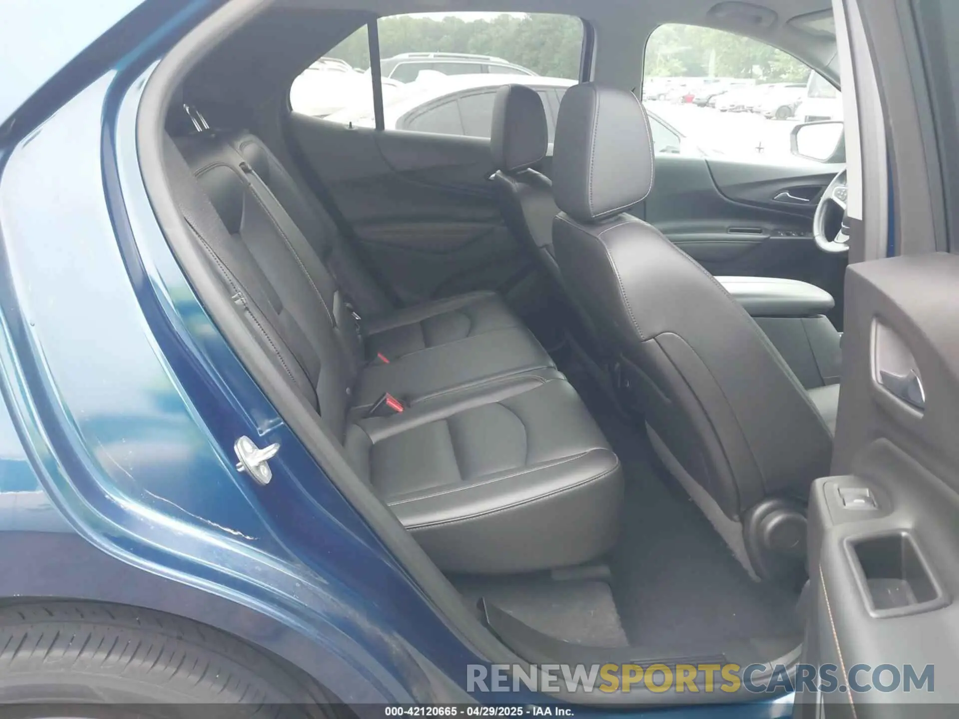 8 Photograph of a damaged car 2GNAXPEX2L6245478 CHEVROLET EQUINOX 2020