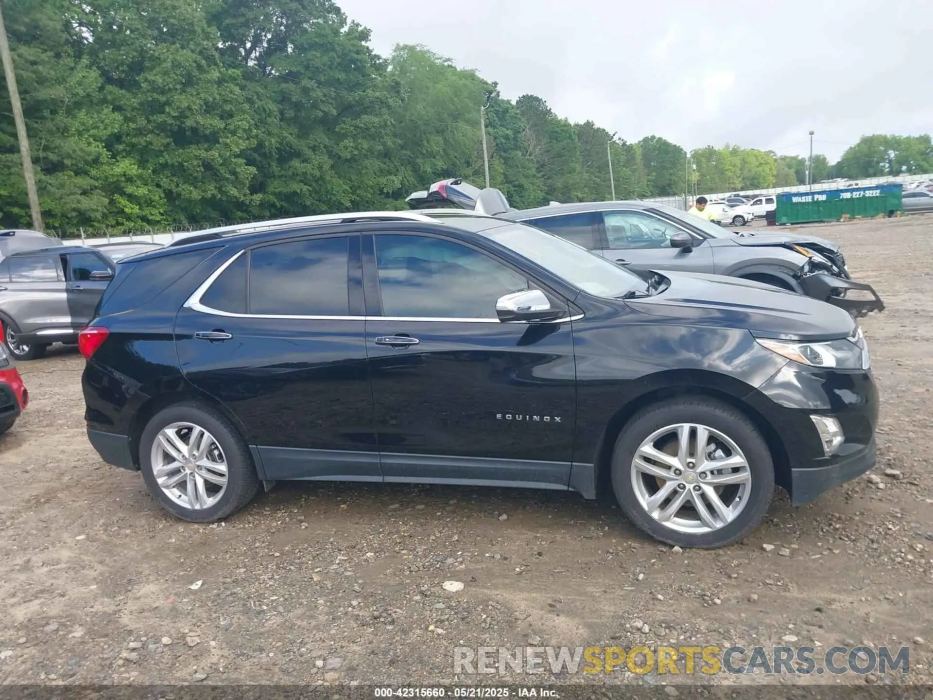 13 Photograph of a damaged car 2GNAXPEX5L6118451 CHEVROLET EQUINOX 2020