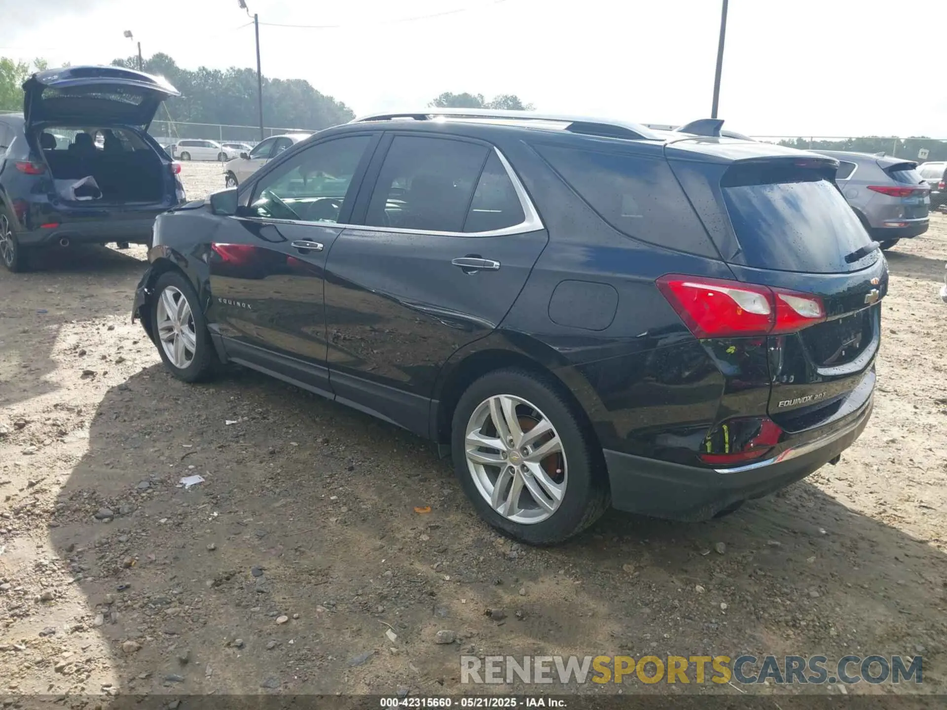 3 Photograph of a damaged car 2GNAXPEX5L6118451 CHEVROLET EQUINOX 2020