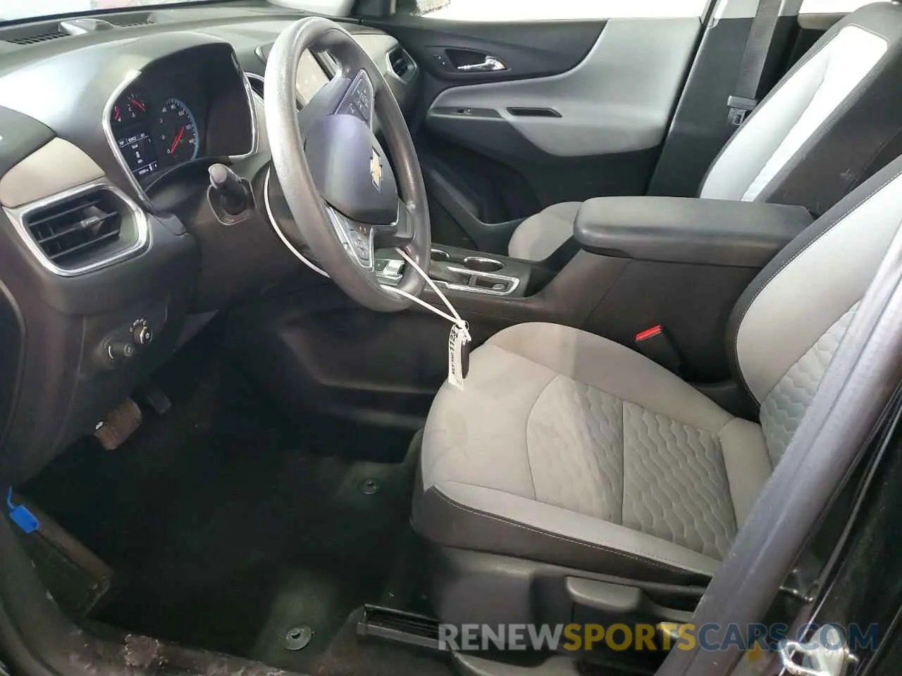 7 Photograph of a damaged car 2GNAXSEV5L6123280 CHEVROLET EQUINOX 2020