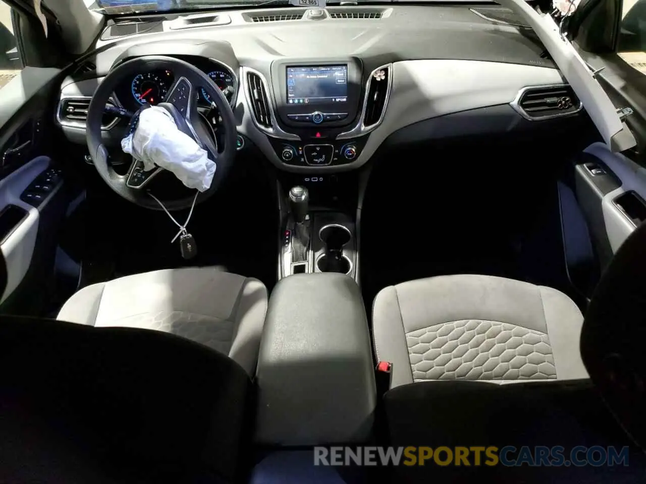 8 Photograph of a damaged car 2GNAXSEV6L6126205 CHEVROLET EQUINOX 2020
