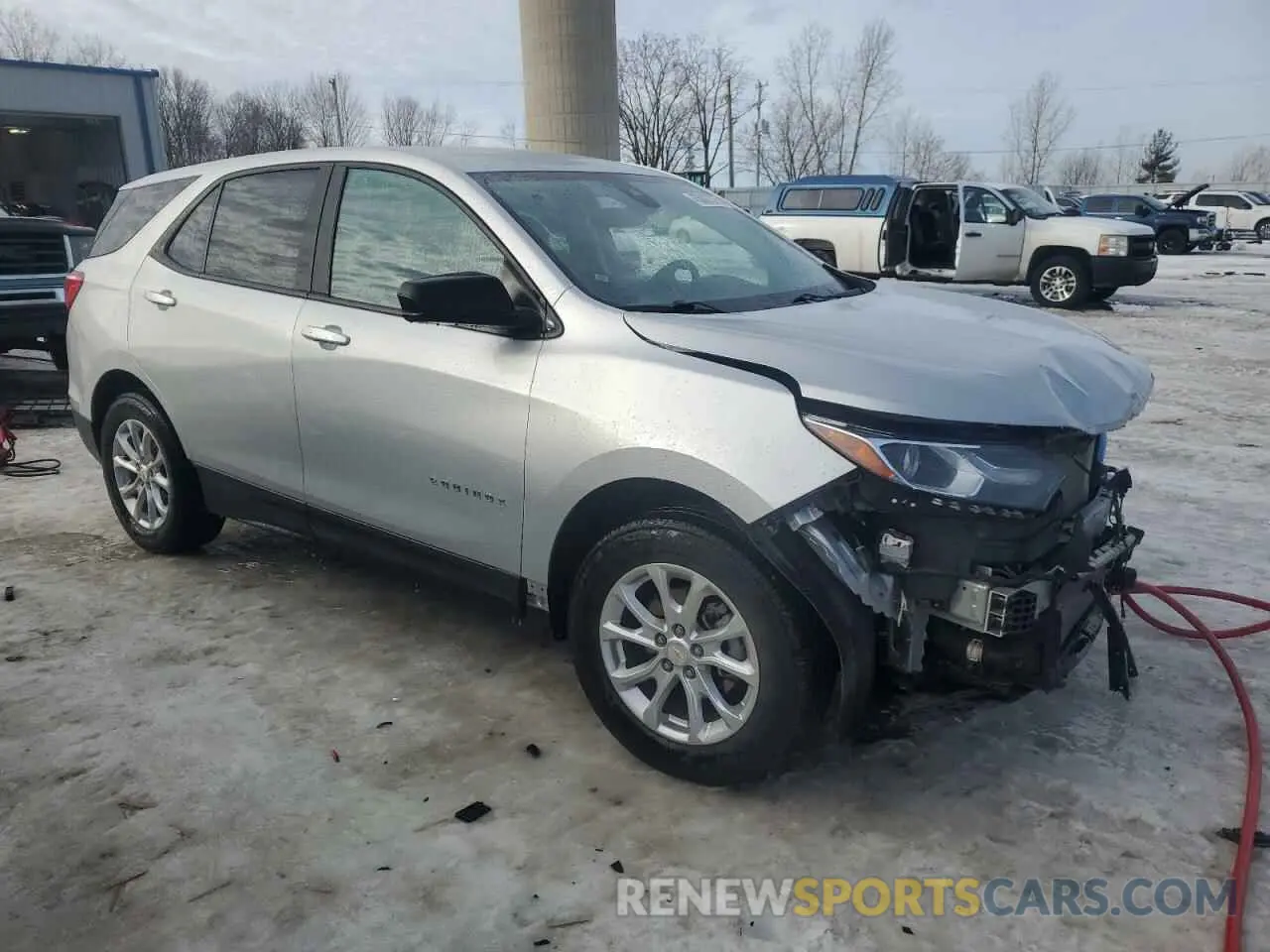 4 Photograph of a damaged car 2GNAXSEV6L6141948 CHEVROLET EQUINOX 2020