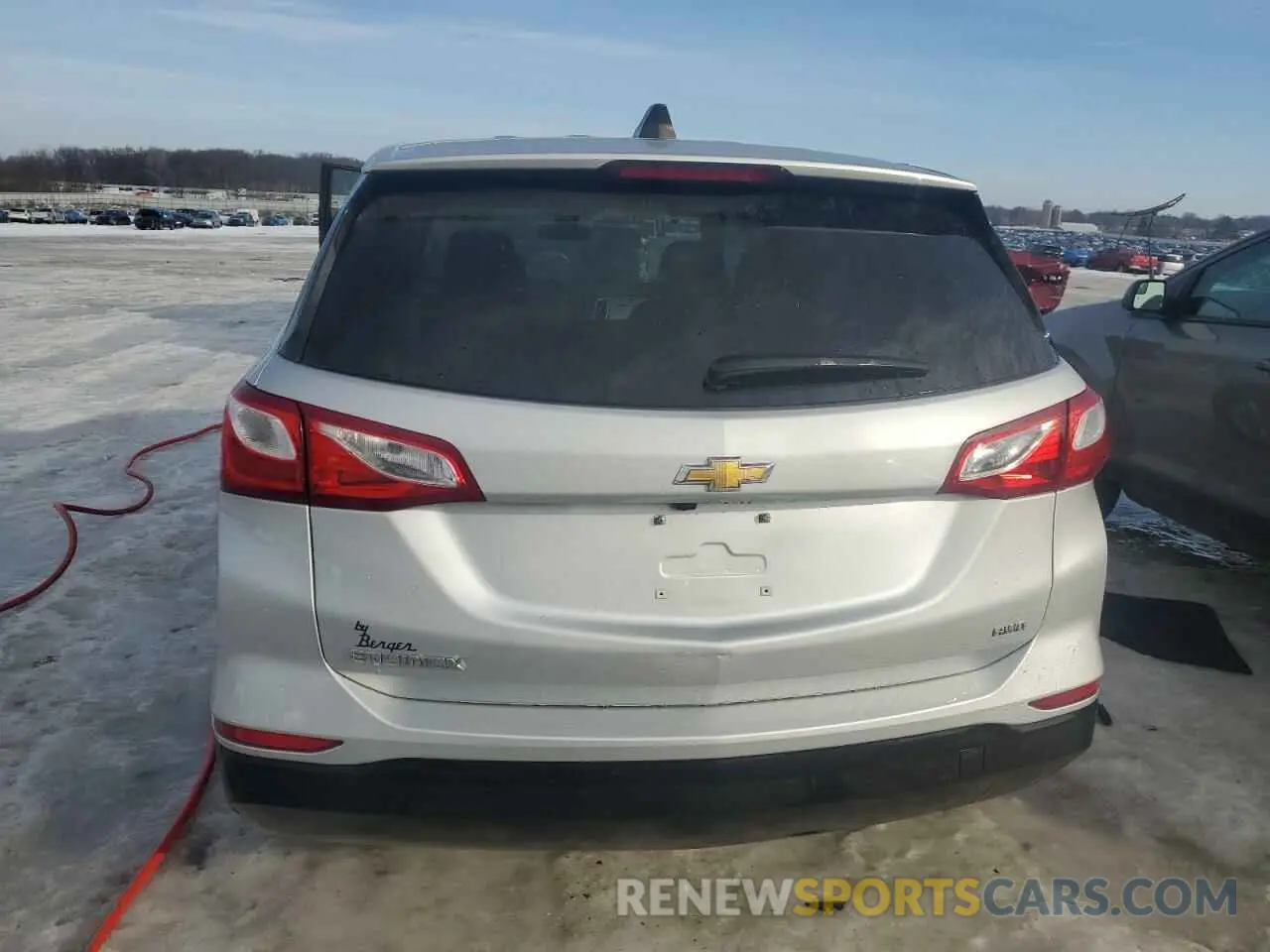 6 Photograph of a damaged car 2GNAXSEV6L6141948 CHEVROLET EQUINOX 2020