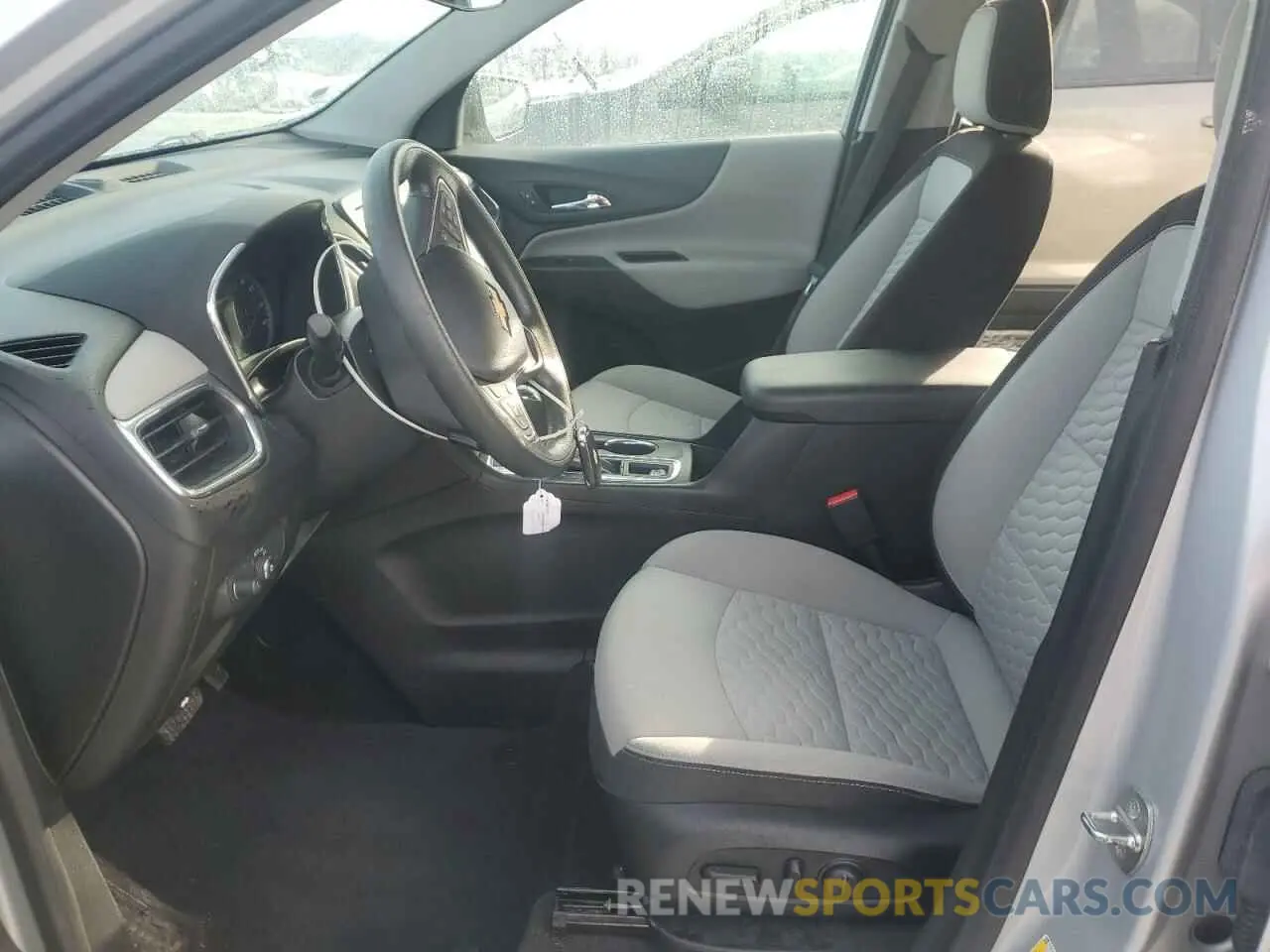 7 Photograph of a damaged car 2GNAXSEV6L6141948 CHEVROLET EQUINOX 2020
