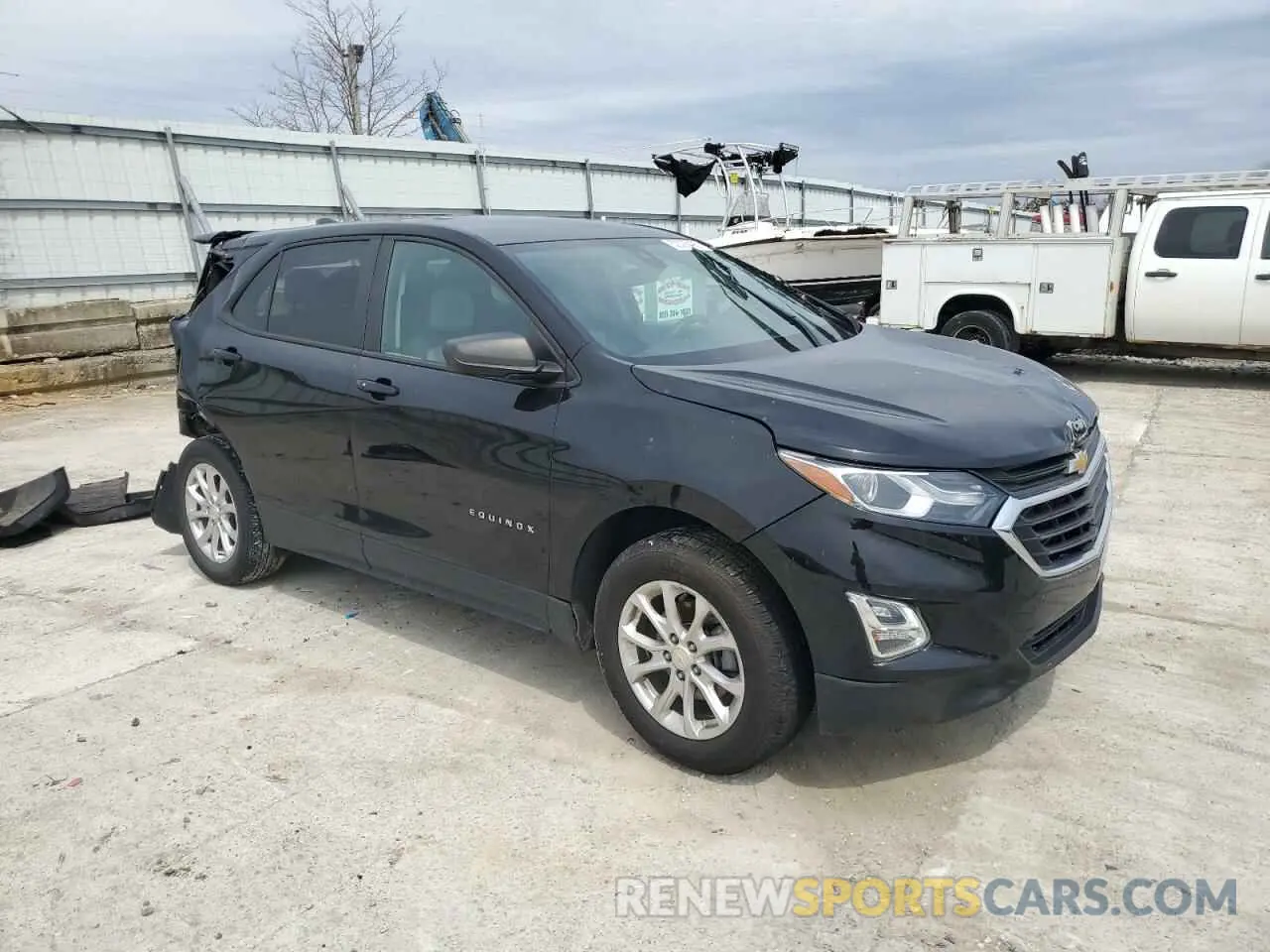 4 Photograph of a damaged car 2GNAXSEV7L6121739 CHEVROLET EQUINOX 2020