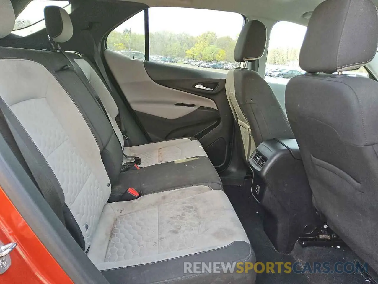 11 Photograph of a damaged car 2GNAXSEV8L6174059 CHEVROLET EQUINOX 2020