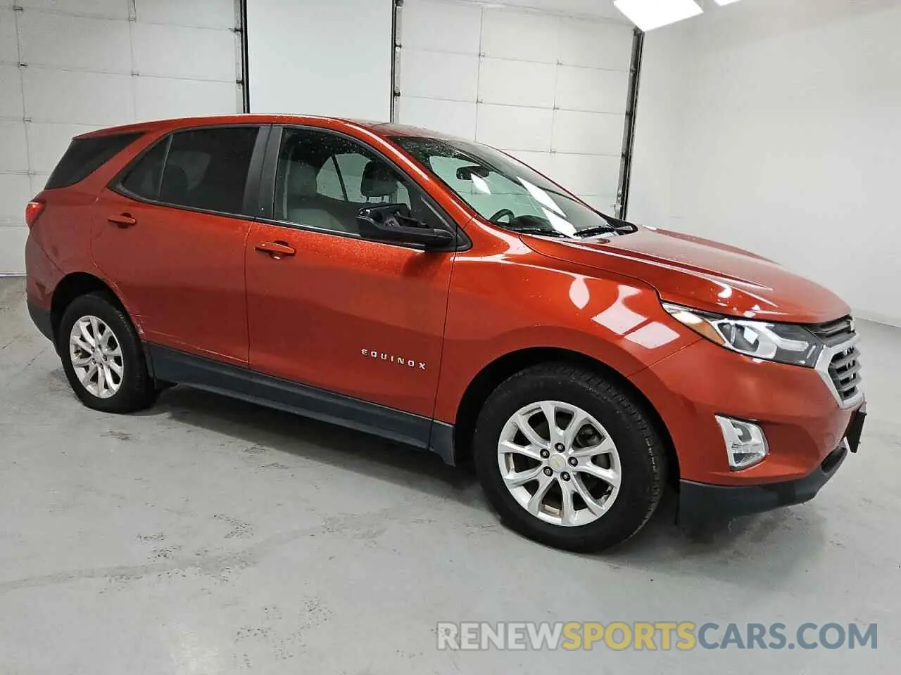 4 Photograph of a damaged car 2GNAXSEV8L6174059 CHEVROLET EQUINOX 2020